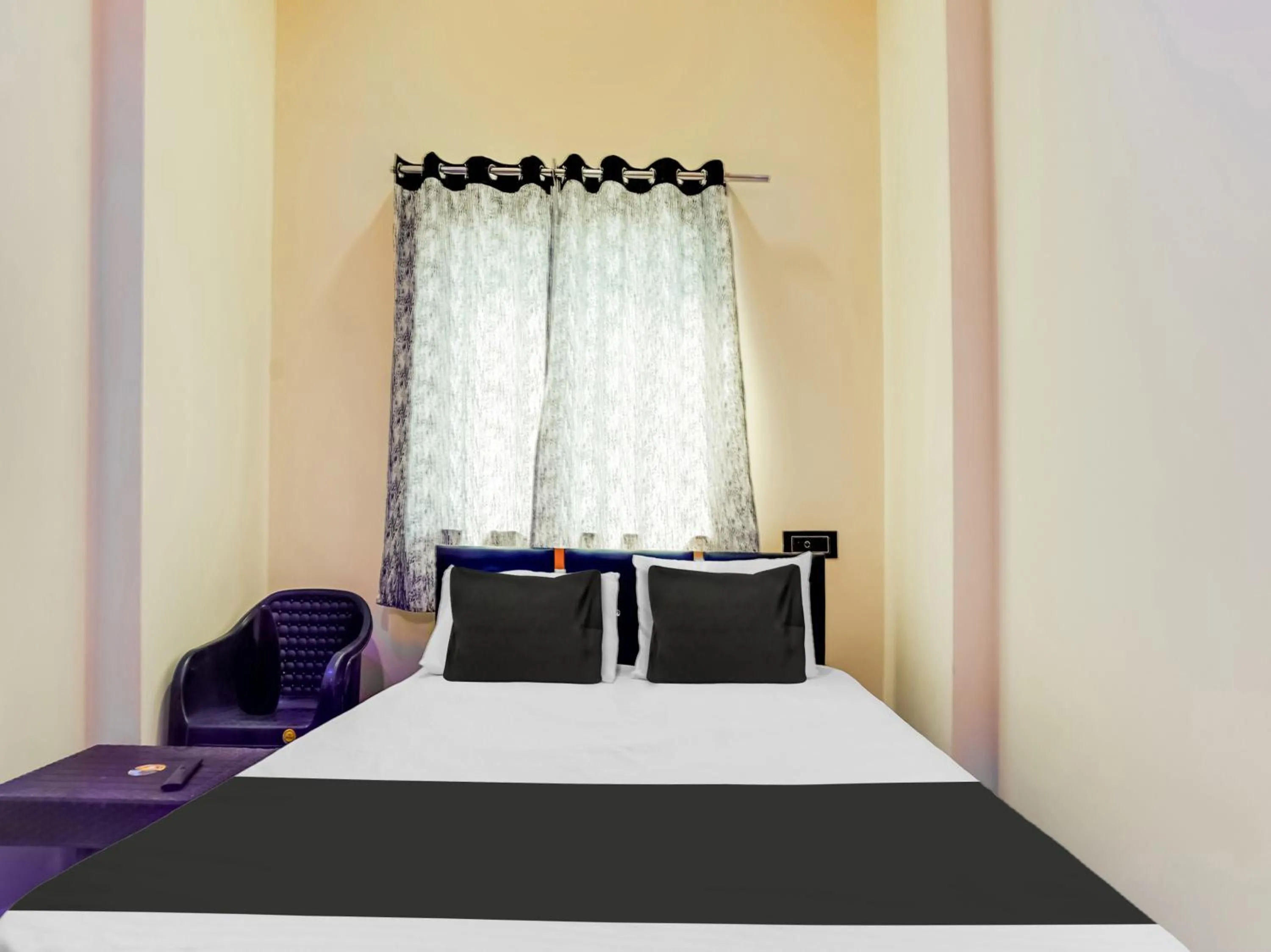 Bedroom, Bed in Hotel O RK 2