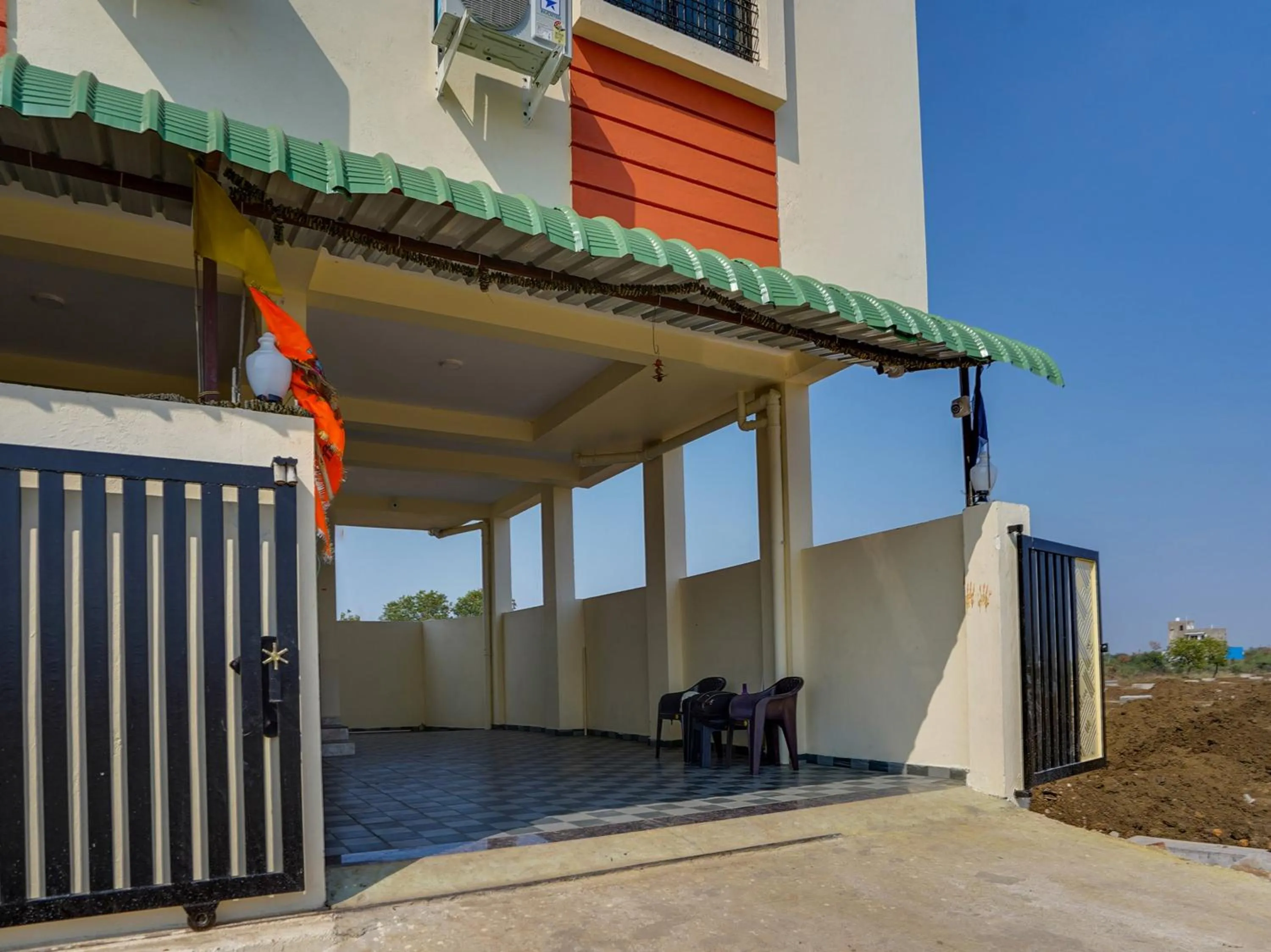 Facade/entrance in Hotel O RK 2