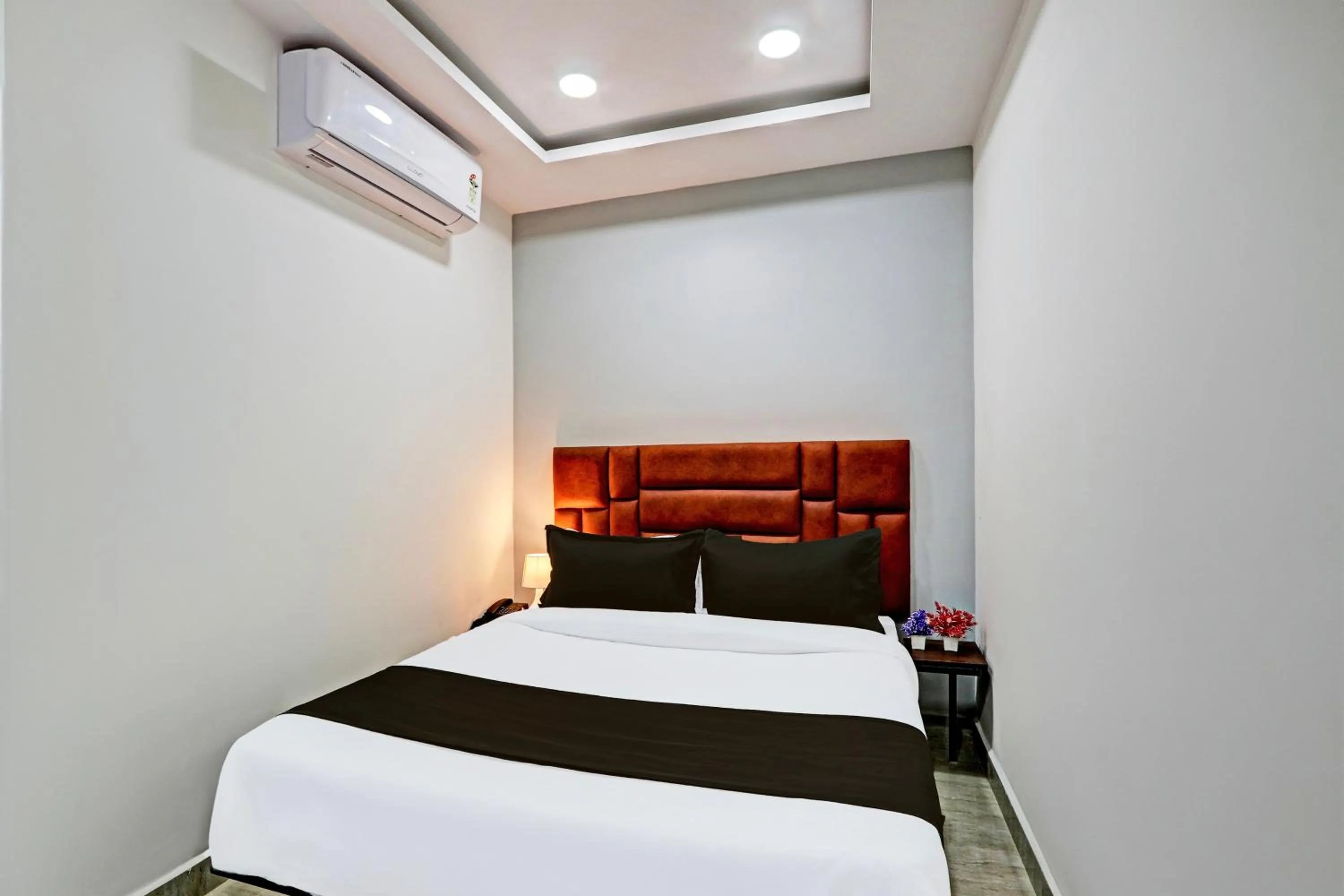 Lobby or reception, Bed in Hotel O Lavish Tranquil