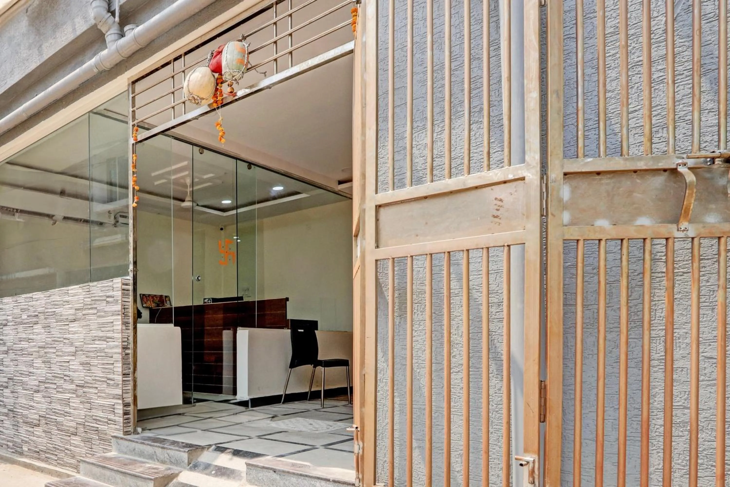 Facade/entrance in Hotel O Lavish Tranquil