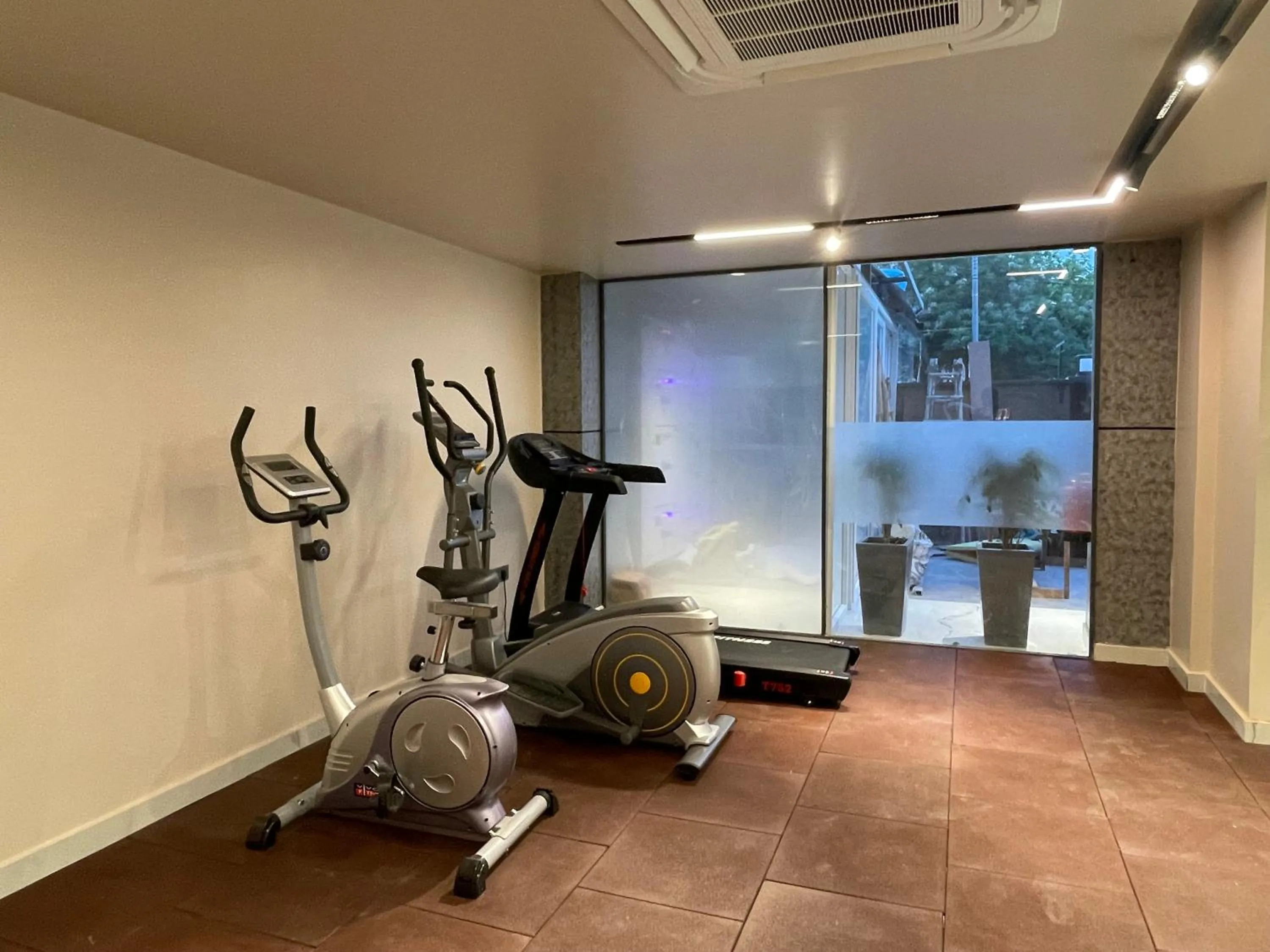Fitness centre/facilities in Saltstayz Premier - Near Golf Course Road & Sector 57