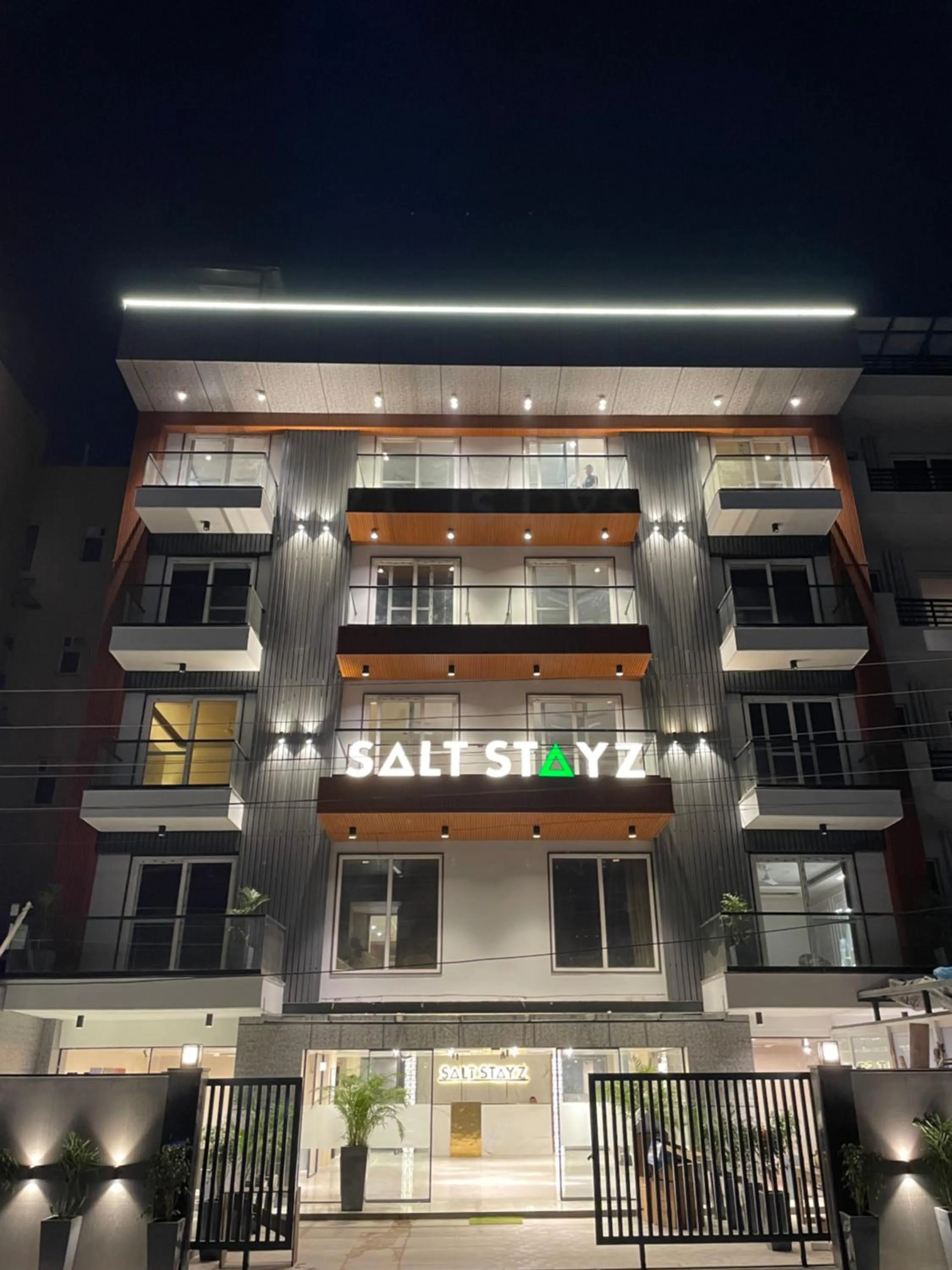 Property building in Saltstayz Premier - Near Golf Course Road & Sector 57