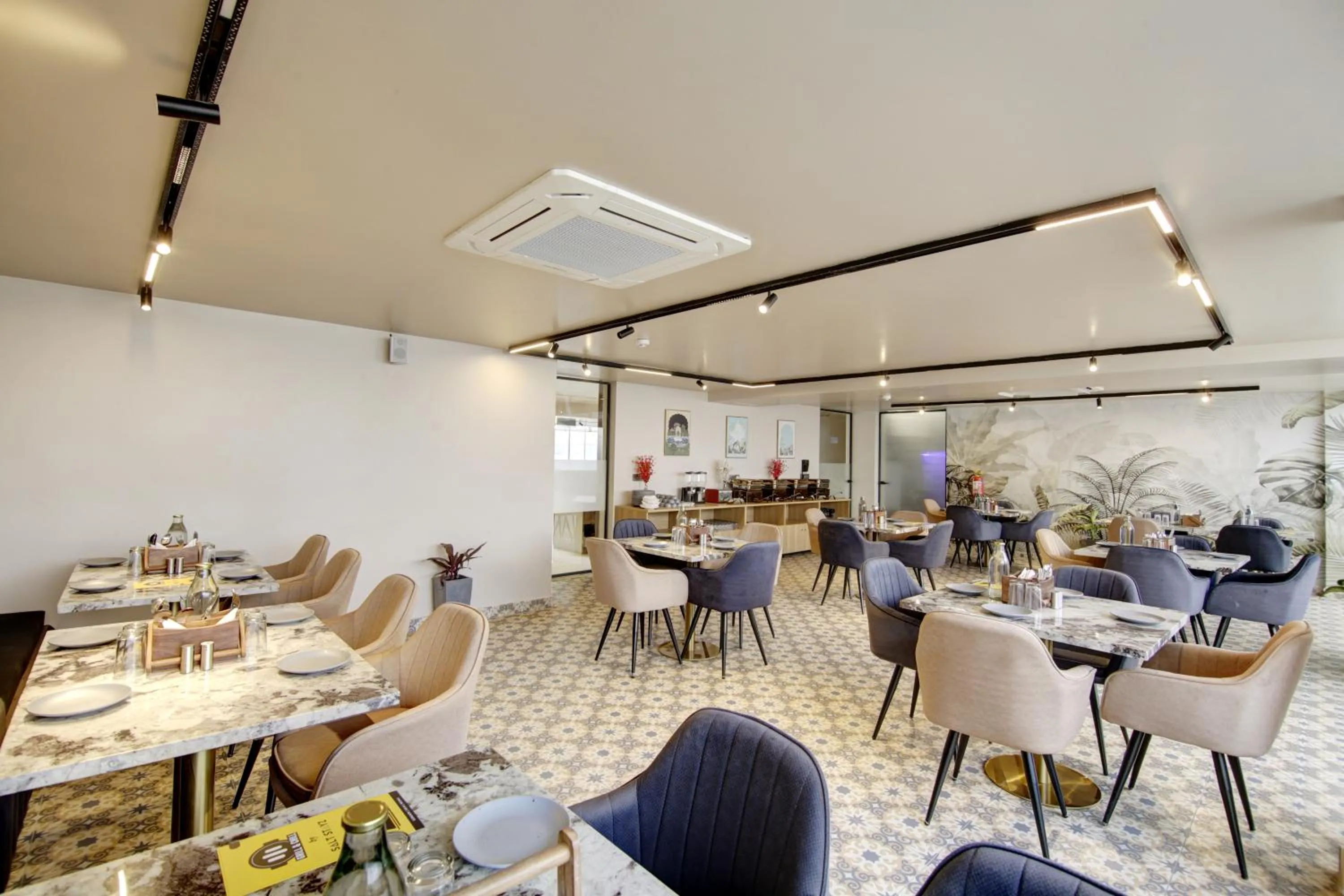 Restaurant/places to eat in Saltstayz Premier - Near Golf Course Road & Sector 57