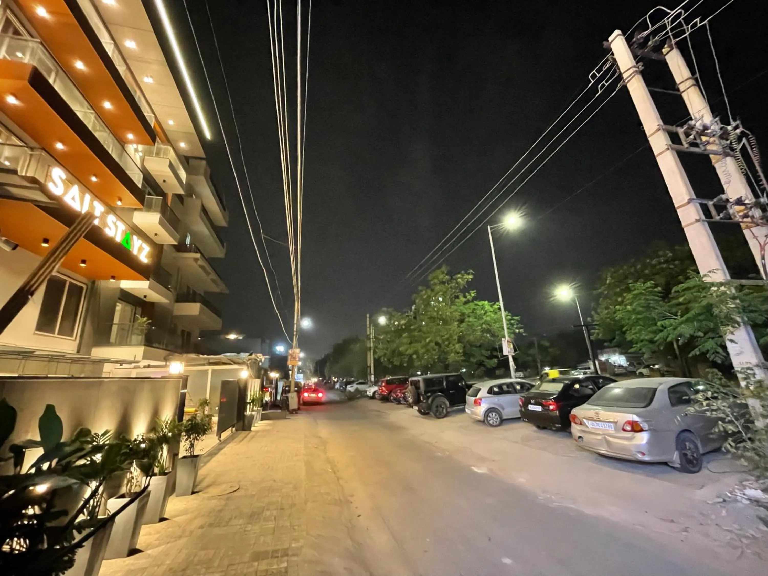 Parking in Saltstayz Premier - Near Golf Course Road & Sector 57