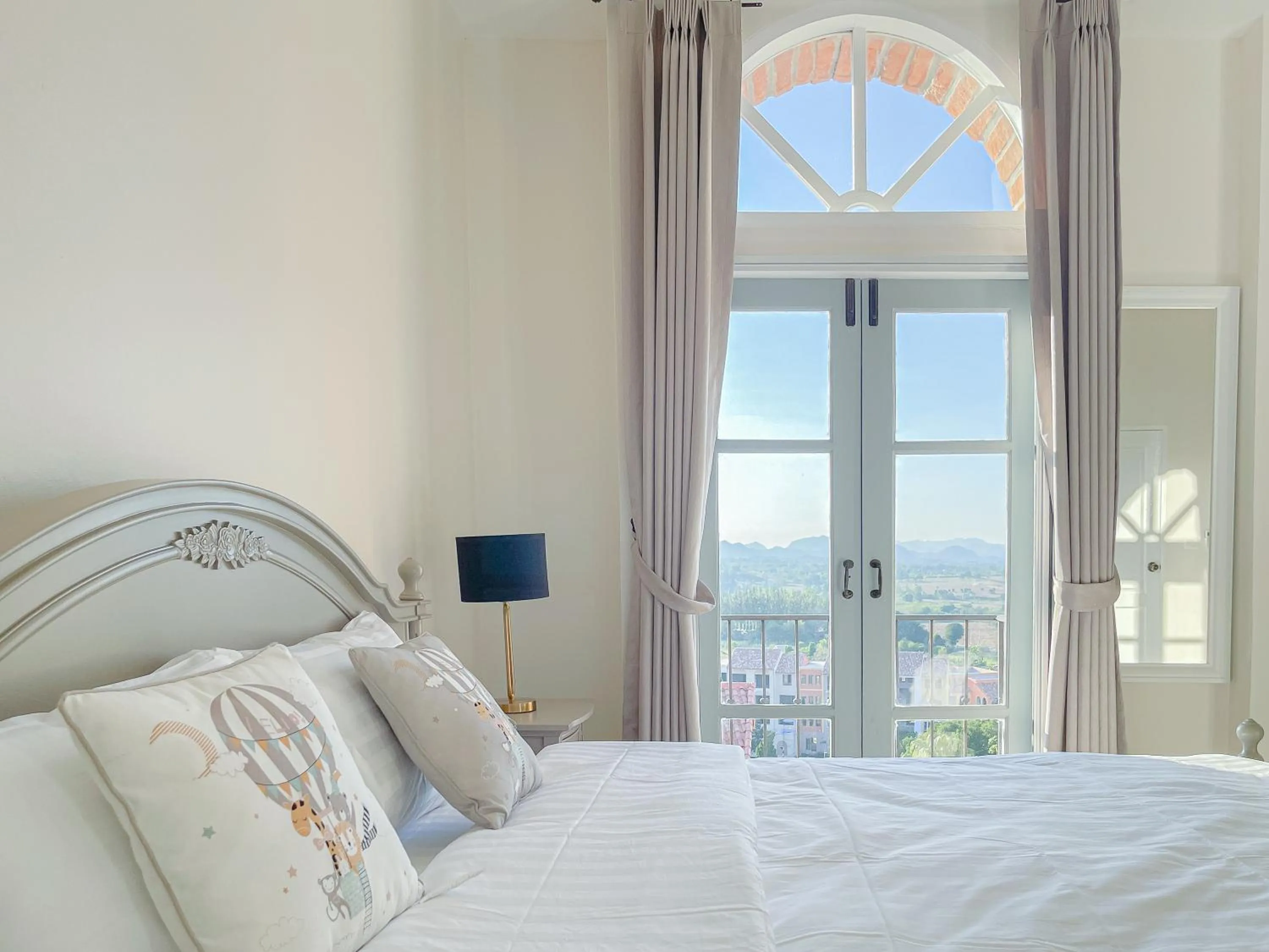 Bed in Villetta The Eyrie Khaoyai