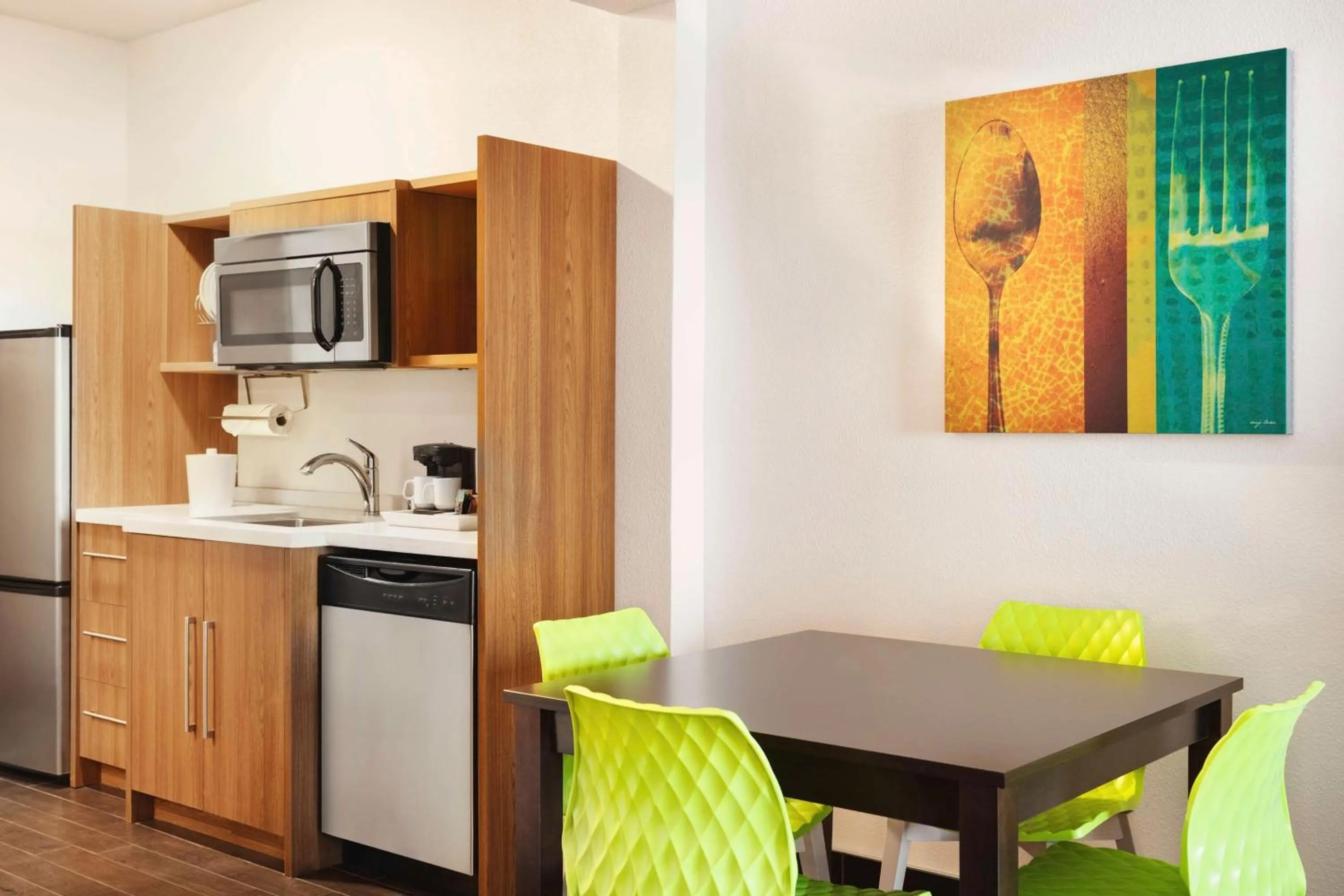 Kitchen or kitchenette in Home2 Suites by Hilton Albuquerque Downtown/University