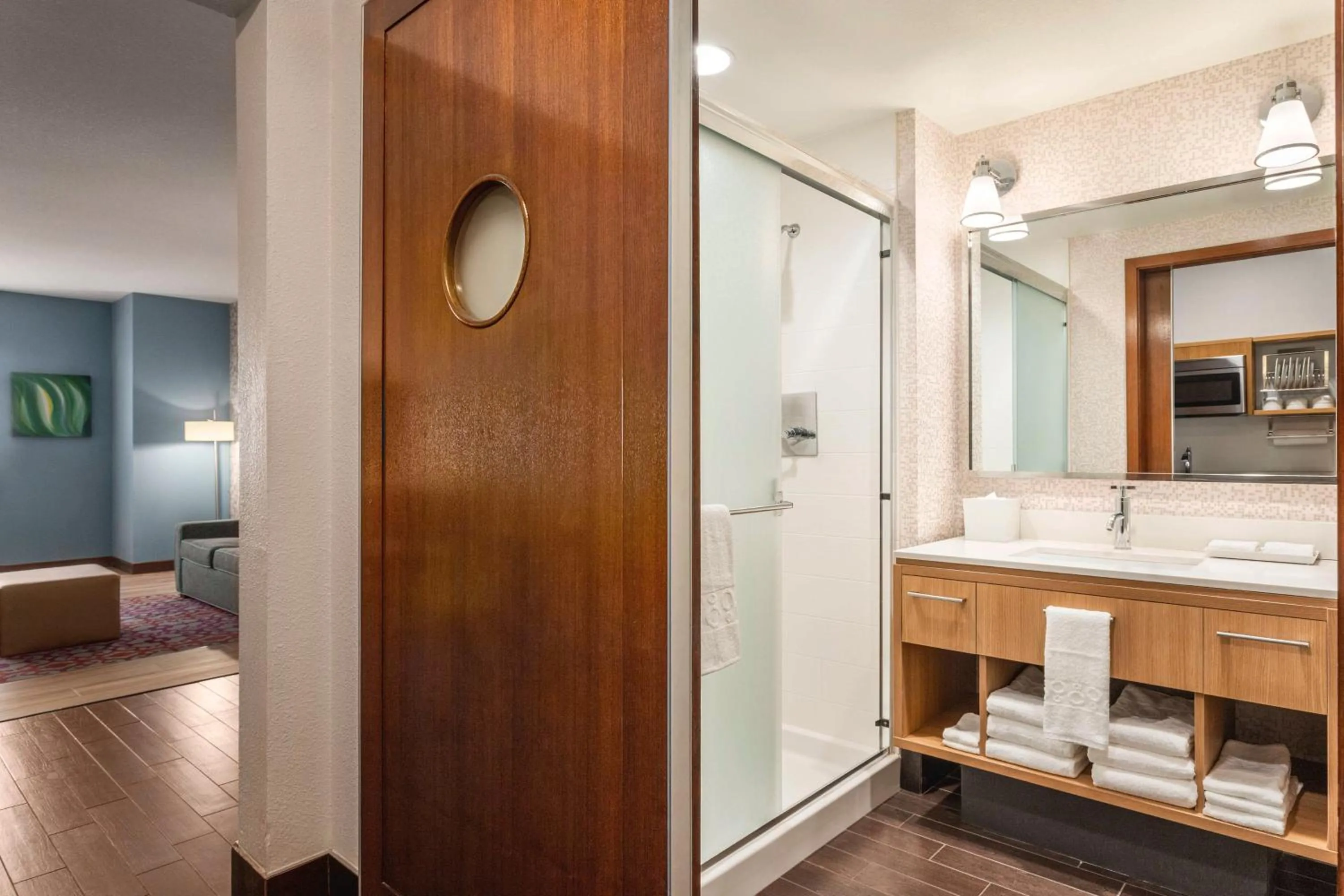 Bathroom, Bed in Home2 Suites by Hilton Albuquerque Downtown/University