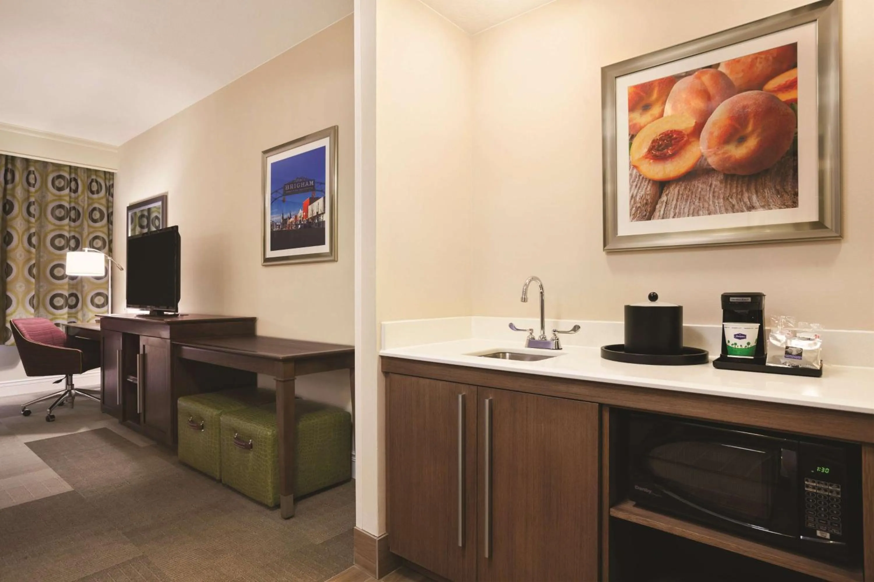 Kitchen or kitchenette in Hampton Inn Brigham City