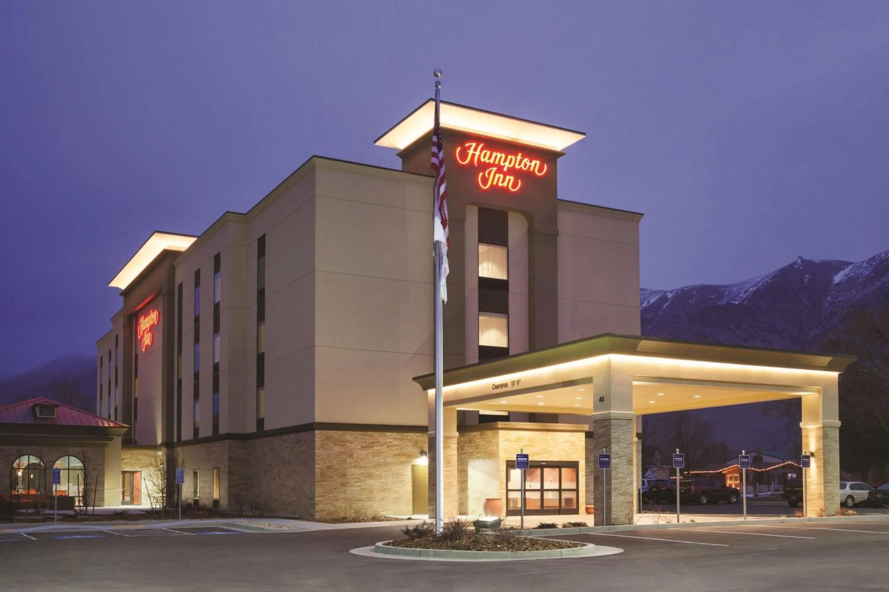 Property building in Hampton Inn Brigham City