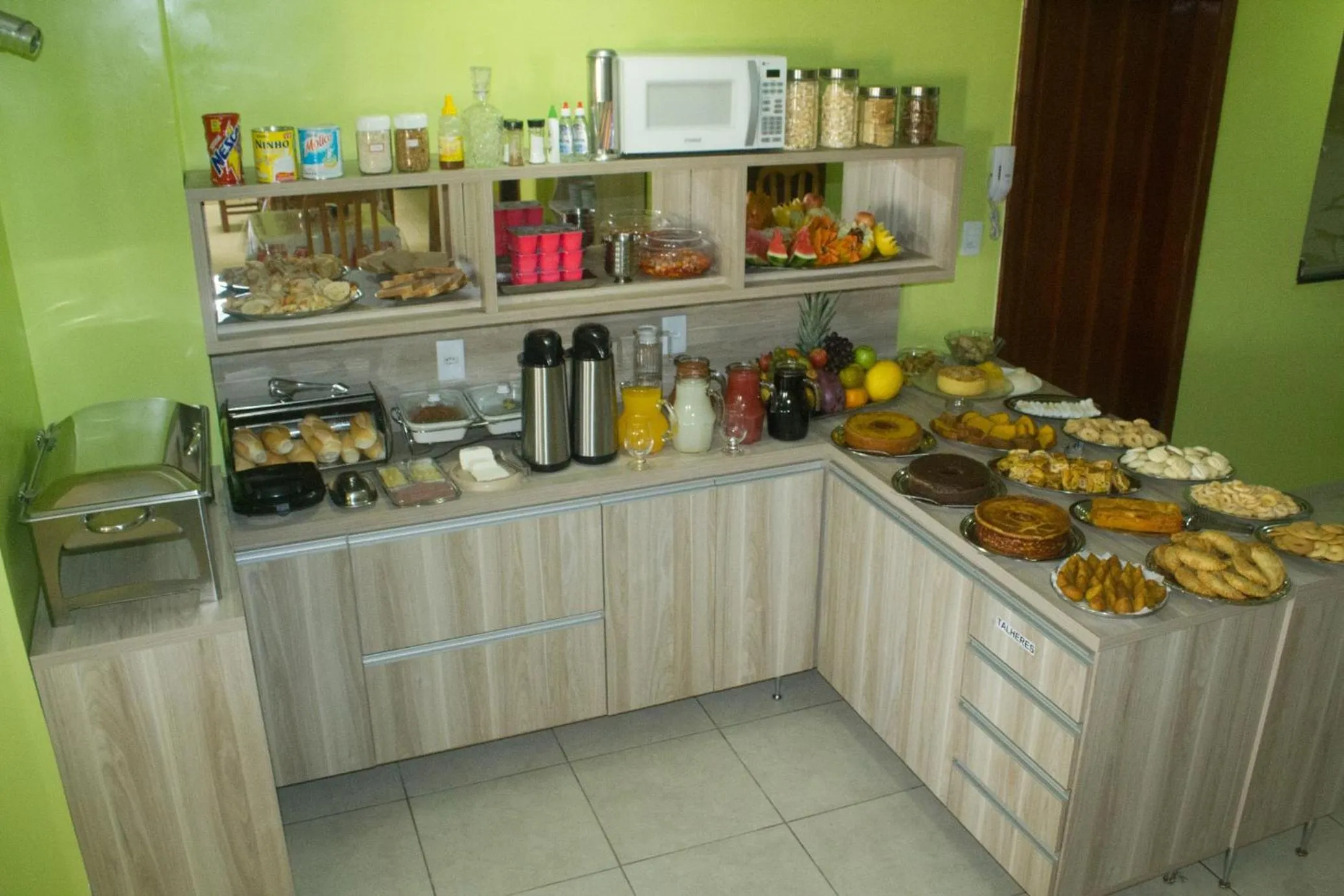 Restaurant/places to eat in Palace Hotel Pôr do Sol