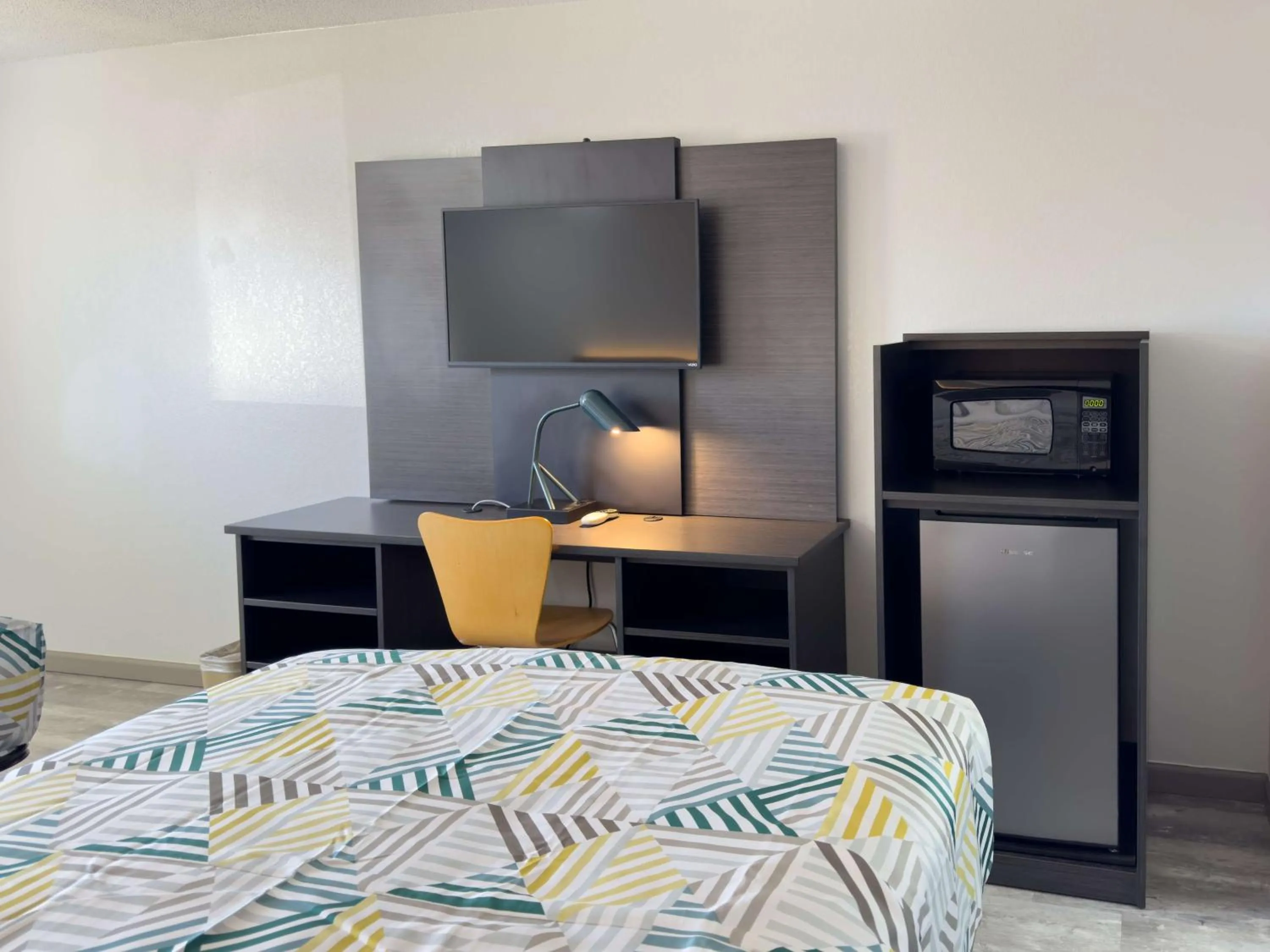 Bedroom, Bed in Motel 6-Dyersburg, TN