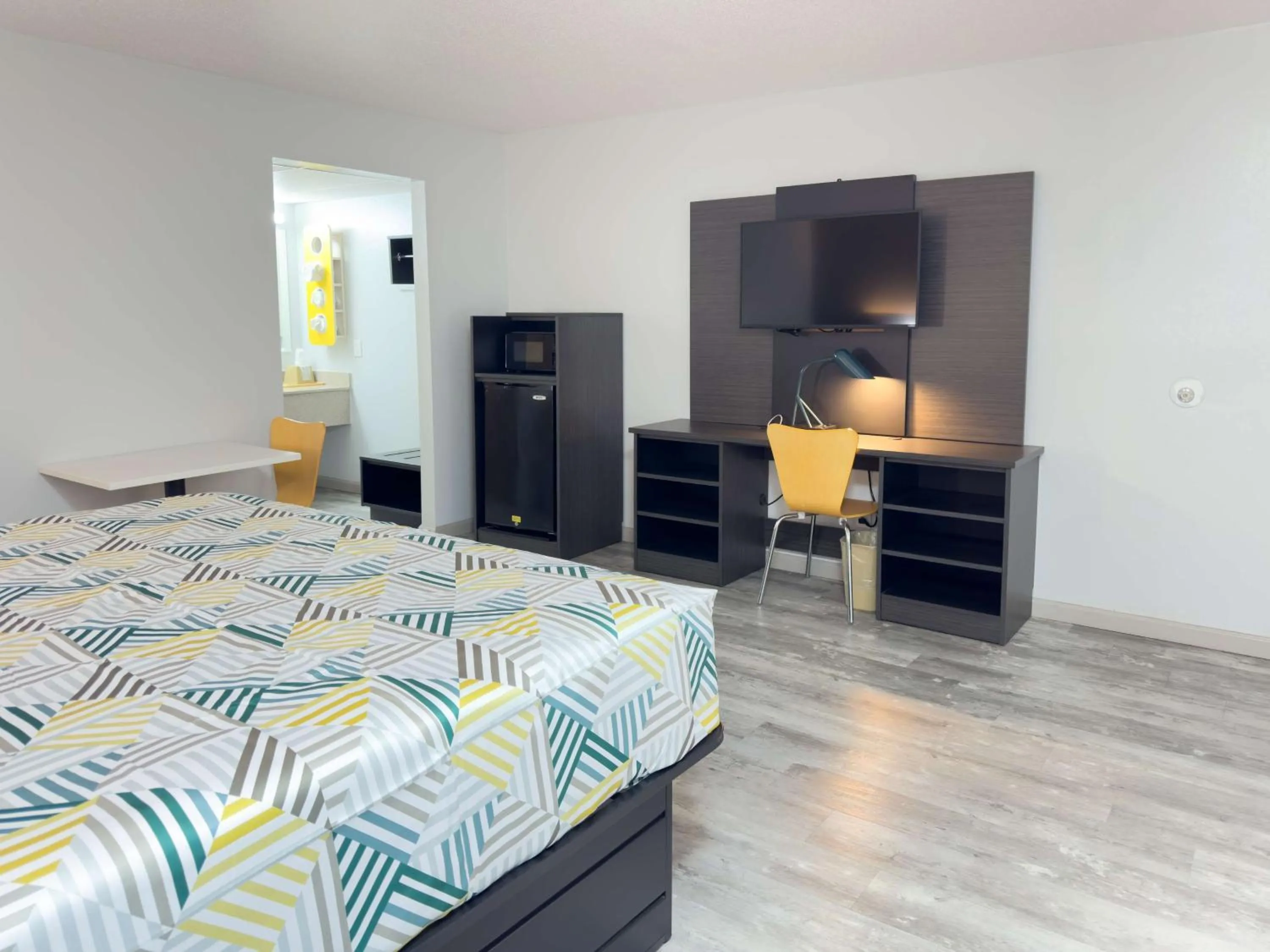 Bedroom, Bed in Motel 6-Dyersburg, TN