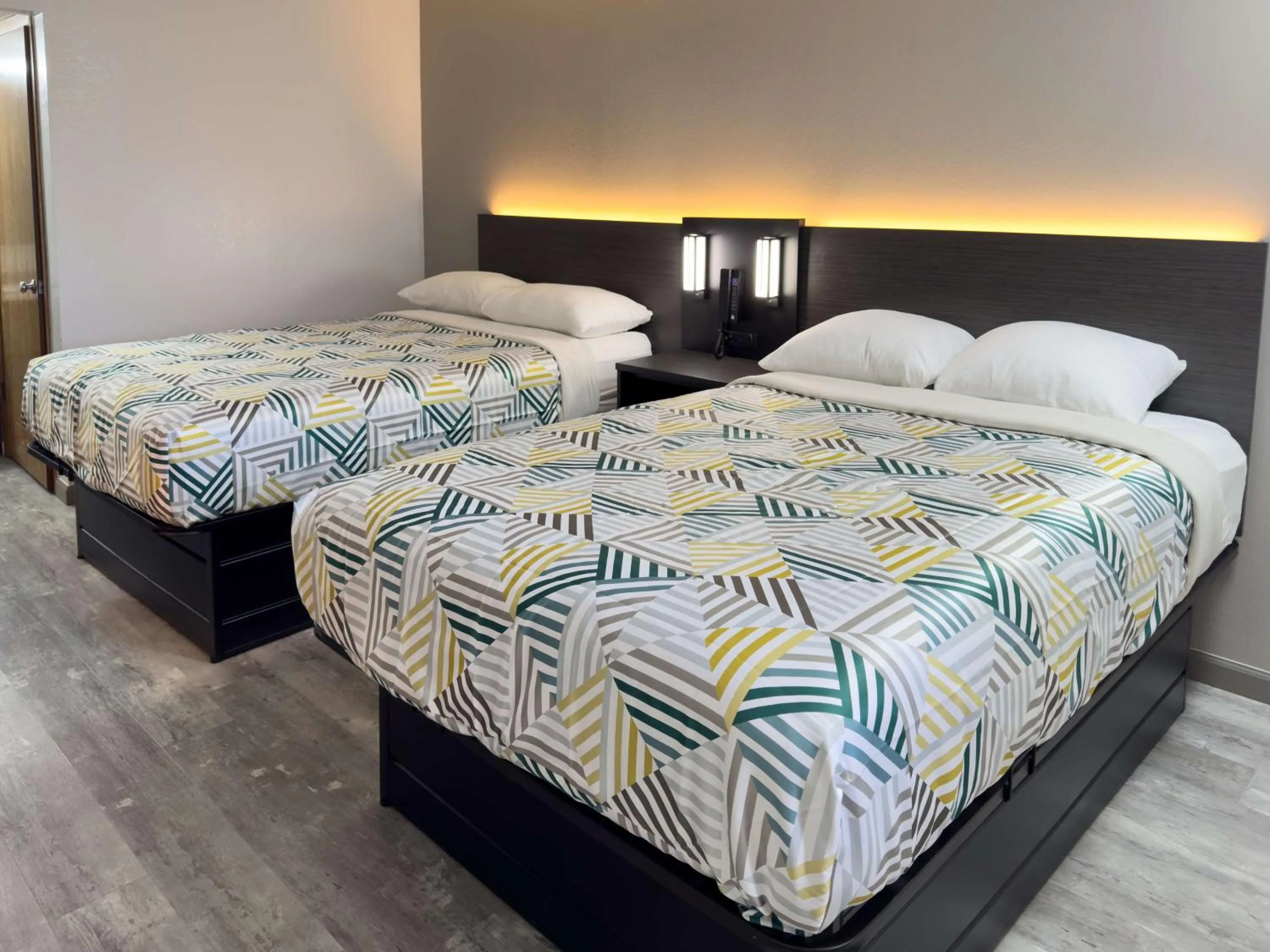 Bedroom, Bed in Motel 6-Dyersburg, TN