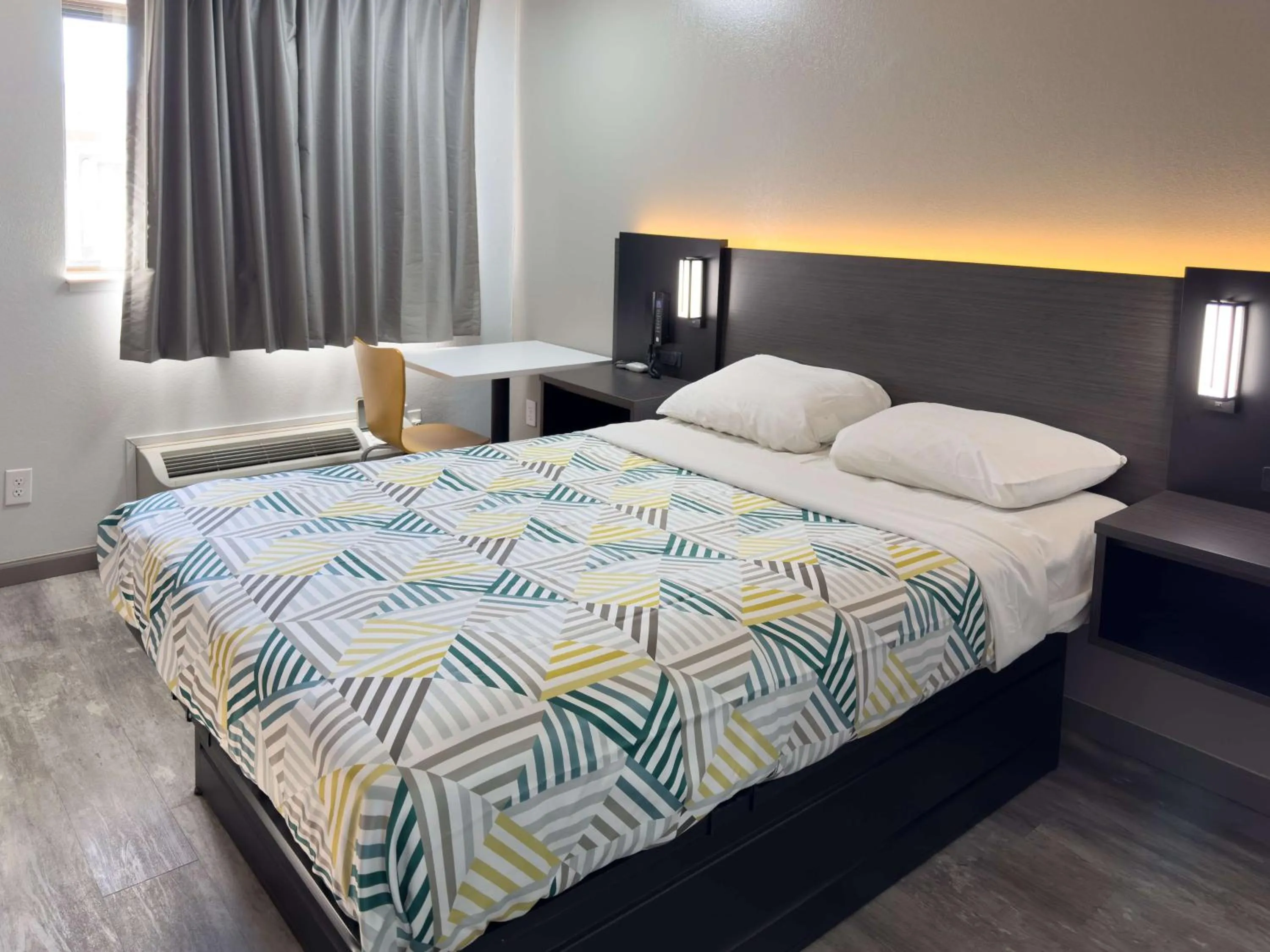 Bedroom, Bed in Motel 6-Dyersburg, TN