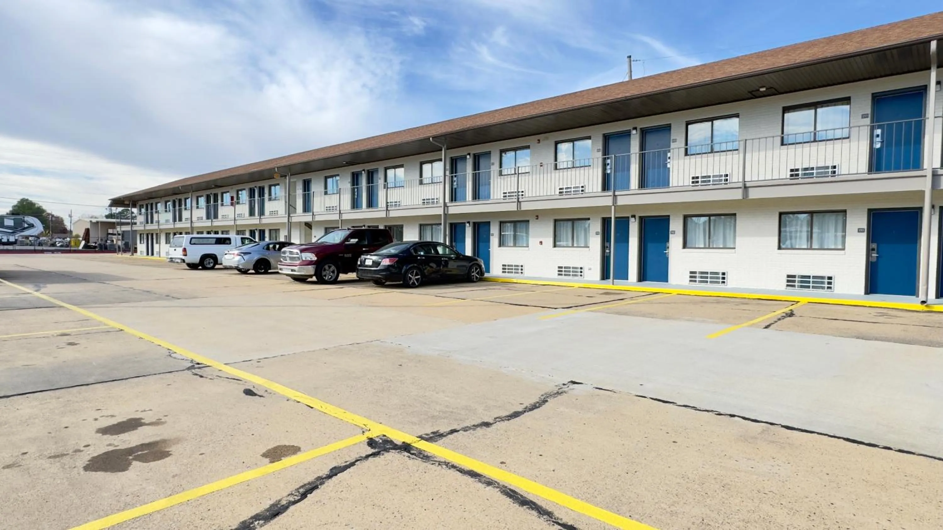 Property building in Motel 6-Dyersburg, TN