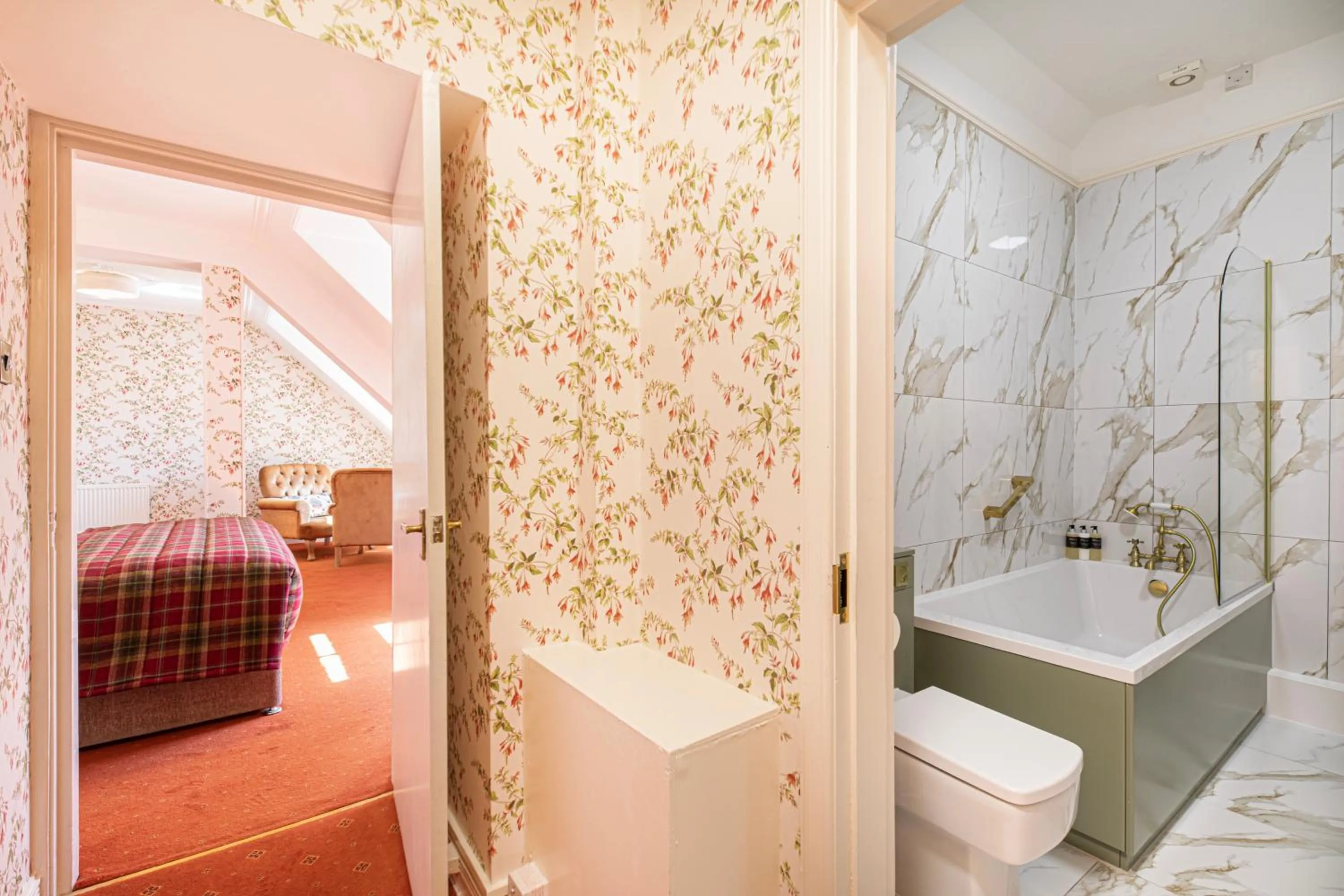 Bedroom, Bed in The Atholl Palace