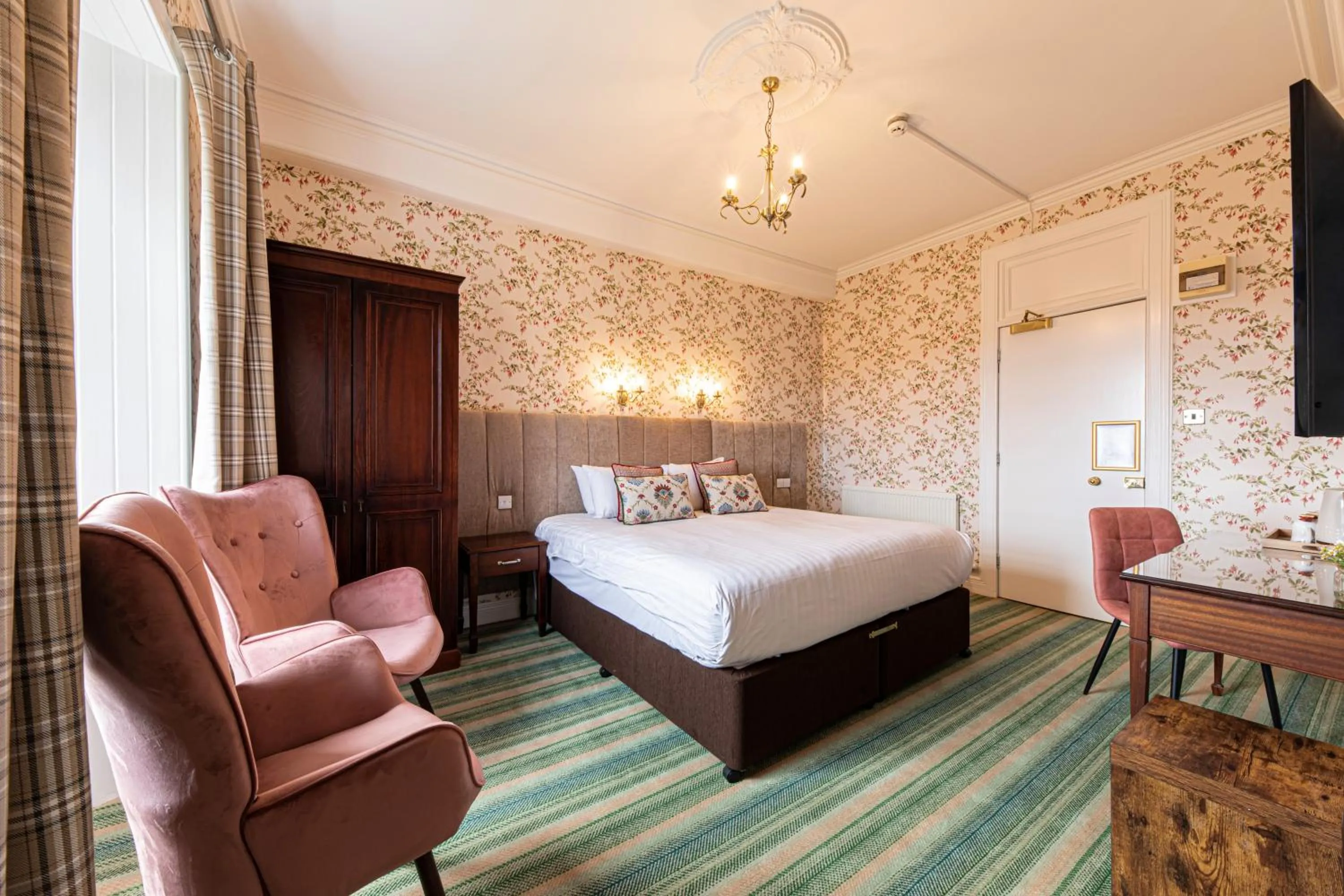 Bedroom, Bed in The Atholl Palace