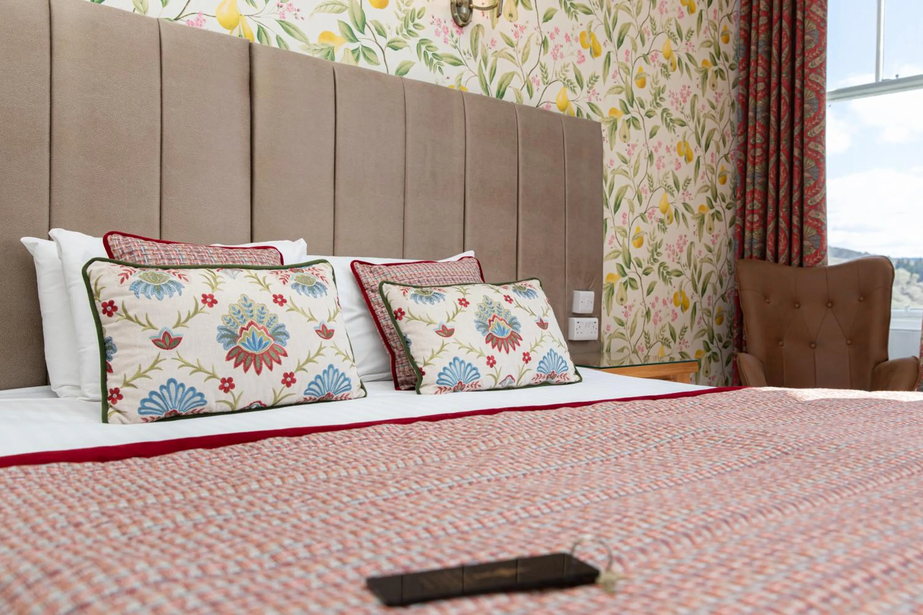 Bedroom, Bed in The Atholl Palace