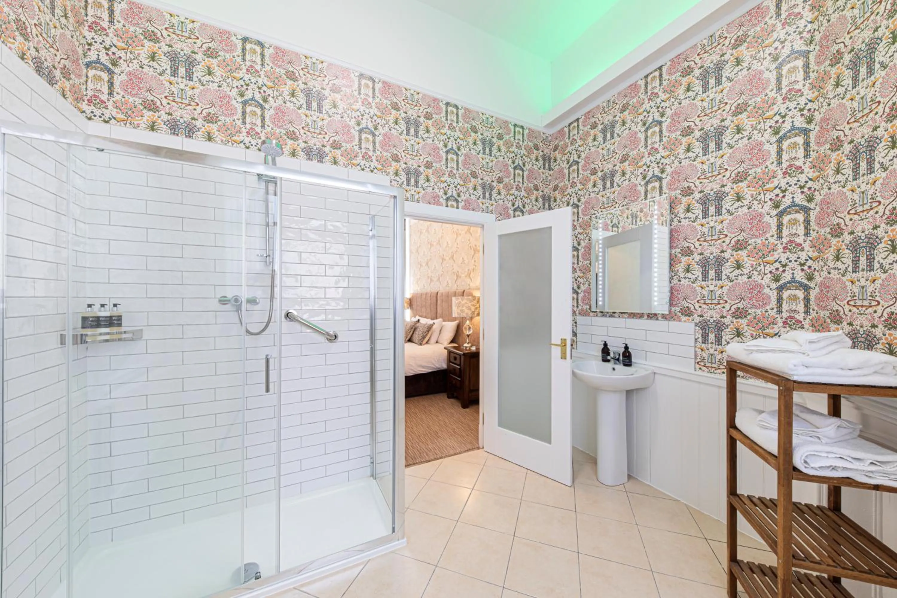 Bathroom, Bed in The Atholl Palace