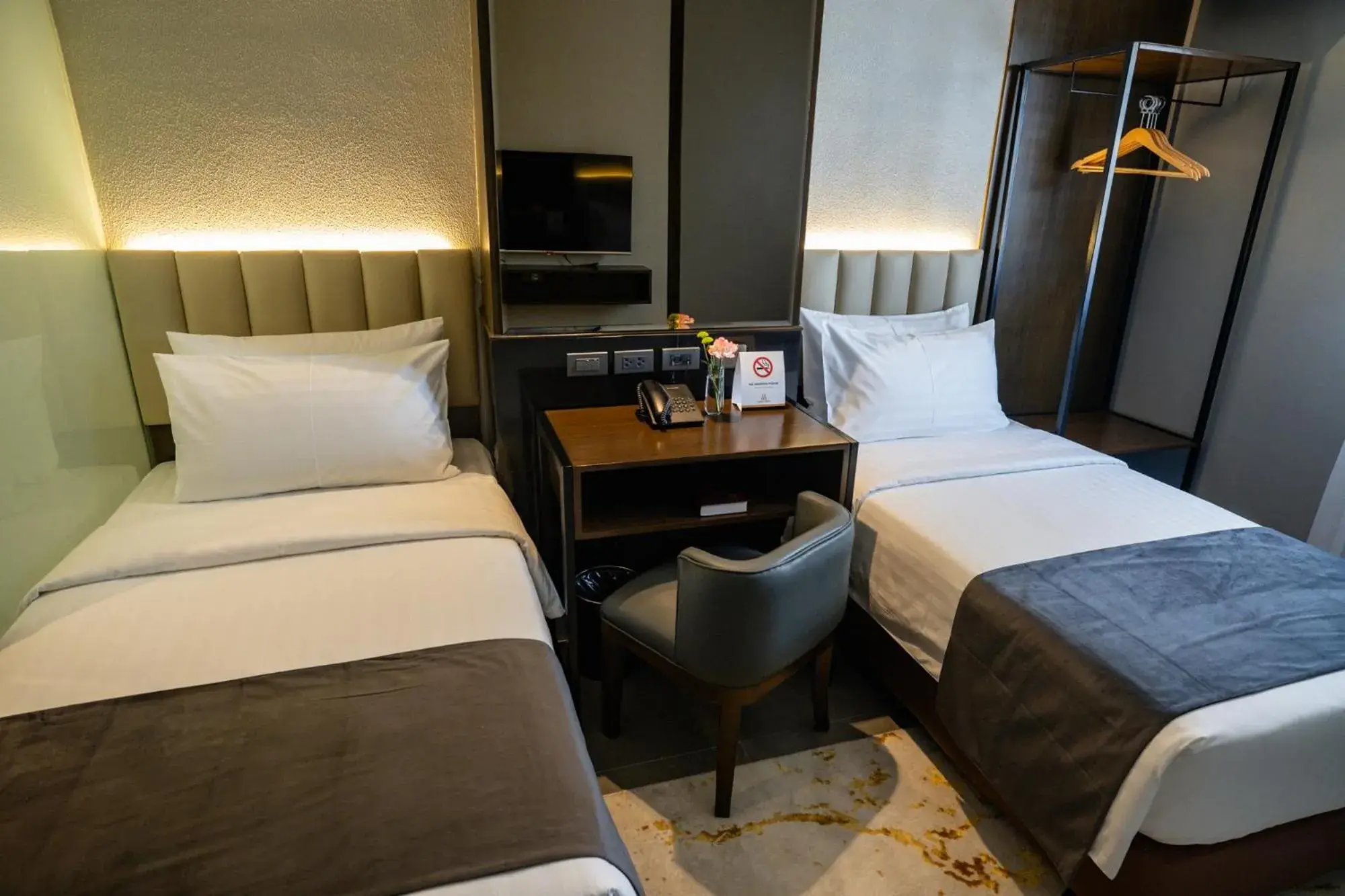 Twin Room in Amber Hotel - Cebu Twin Room in Amber Hotel - Cebu