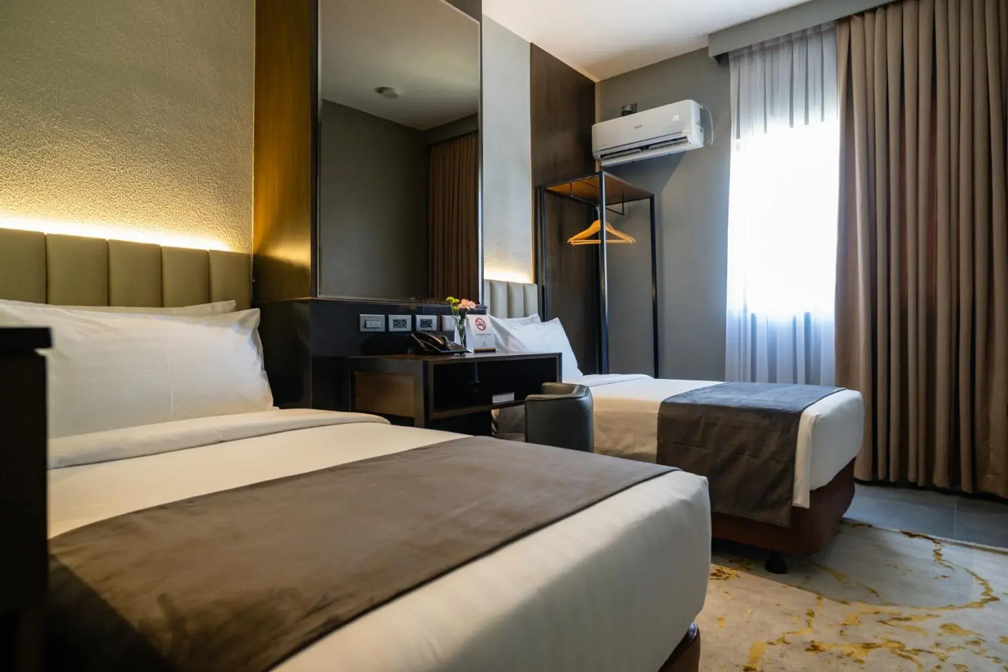 Twin Room in Amber Hotel - Cebu Twin Room in Amber Hotel - Cebu