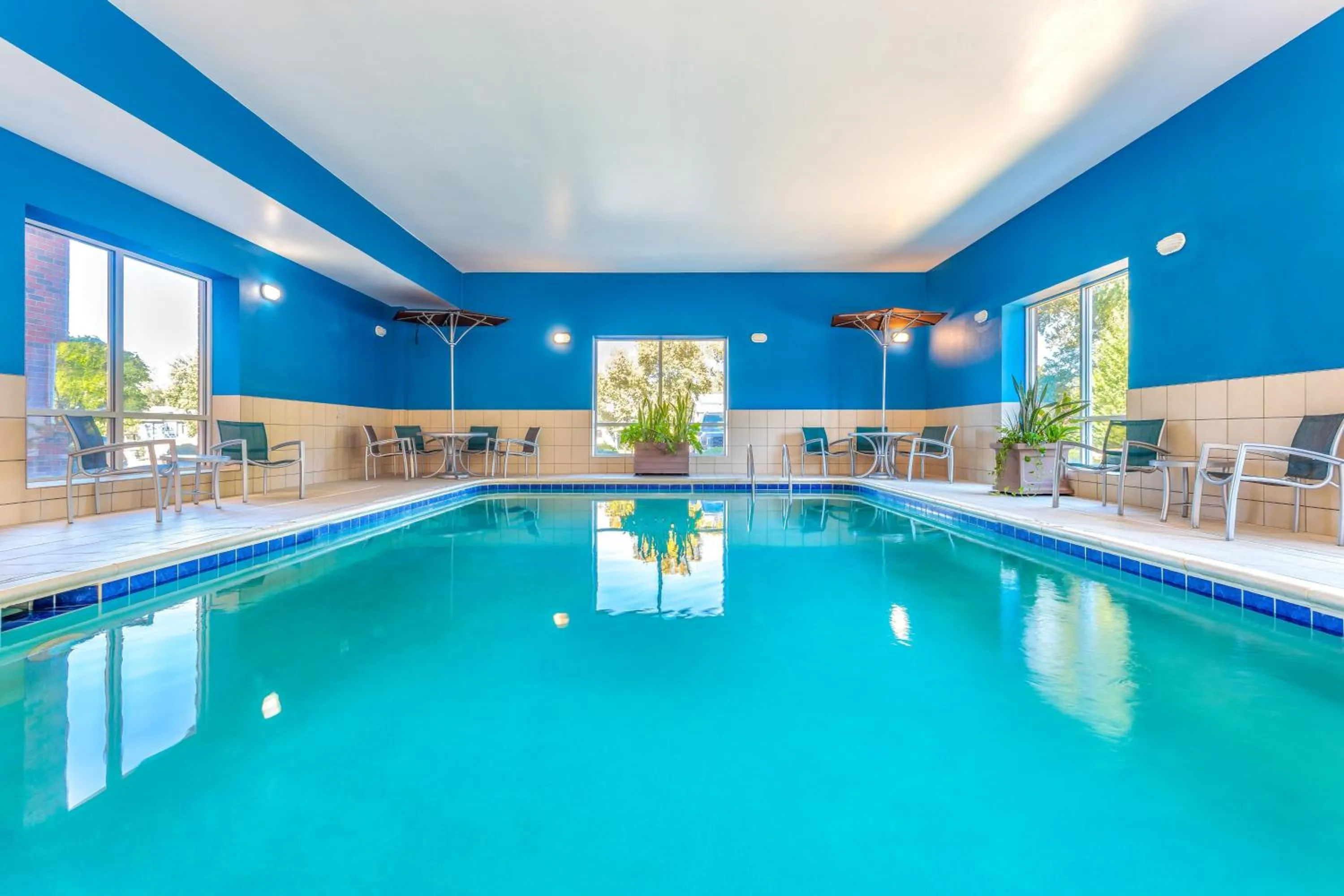 Pool view in Hampton Inn and Suites Parkersburg Downtown