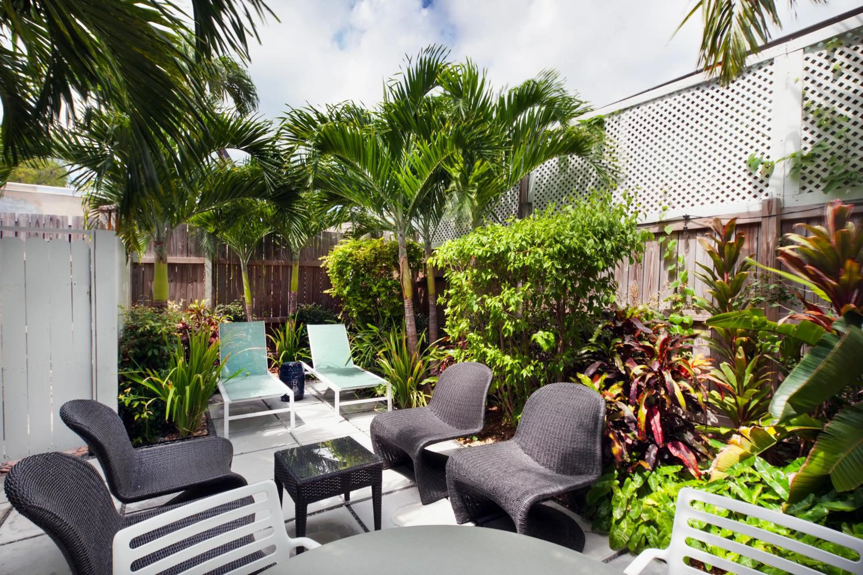 Property building in Coco Plum Inn