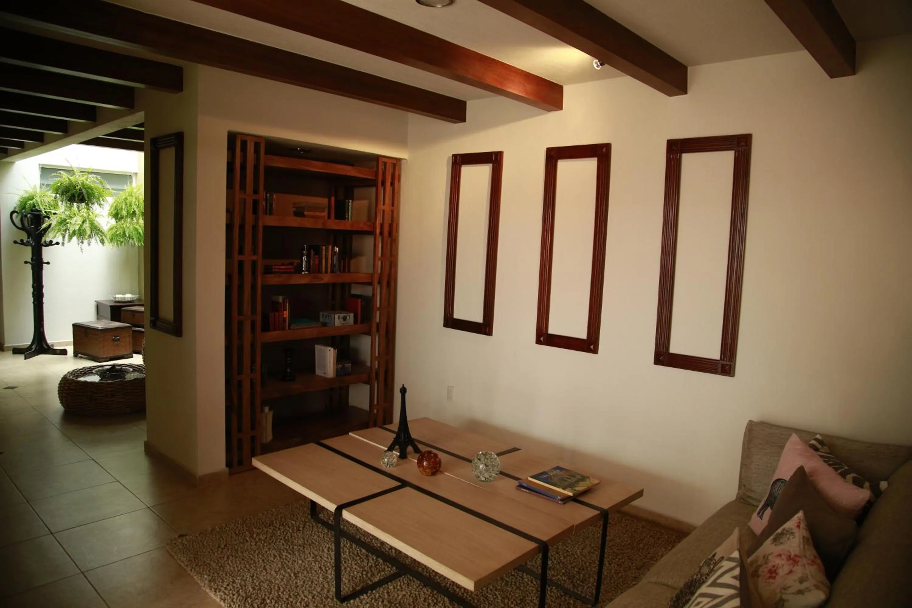 Library in San Pietro Boutique Hotel