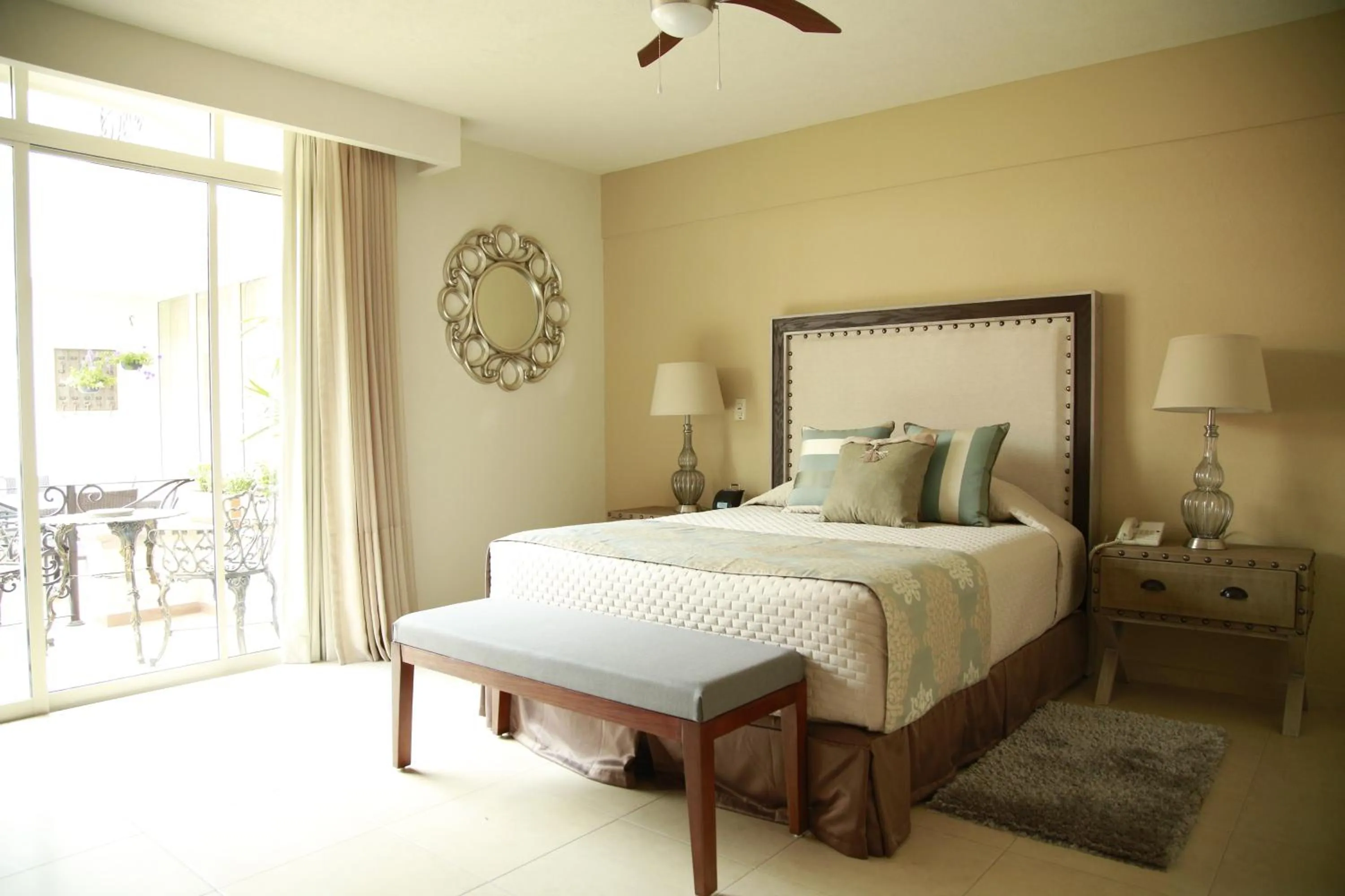 Photo of the whole room in San Pietro Boutique Hotel