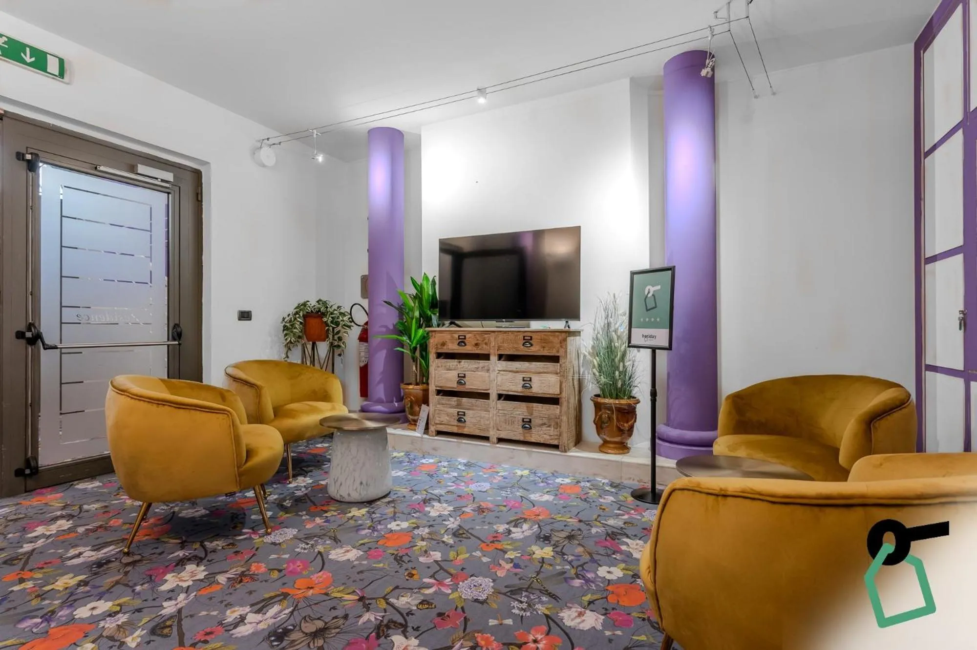 Lobby or reception in HOTIDAY ApartHotel Firenze