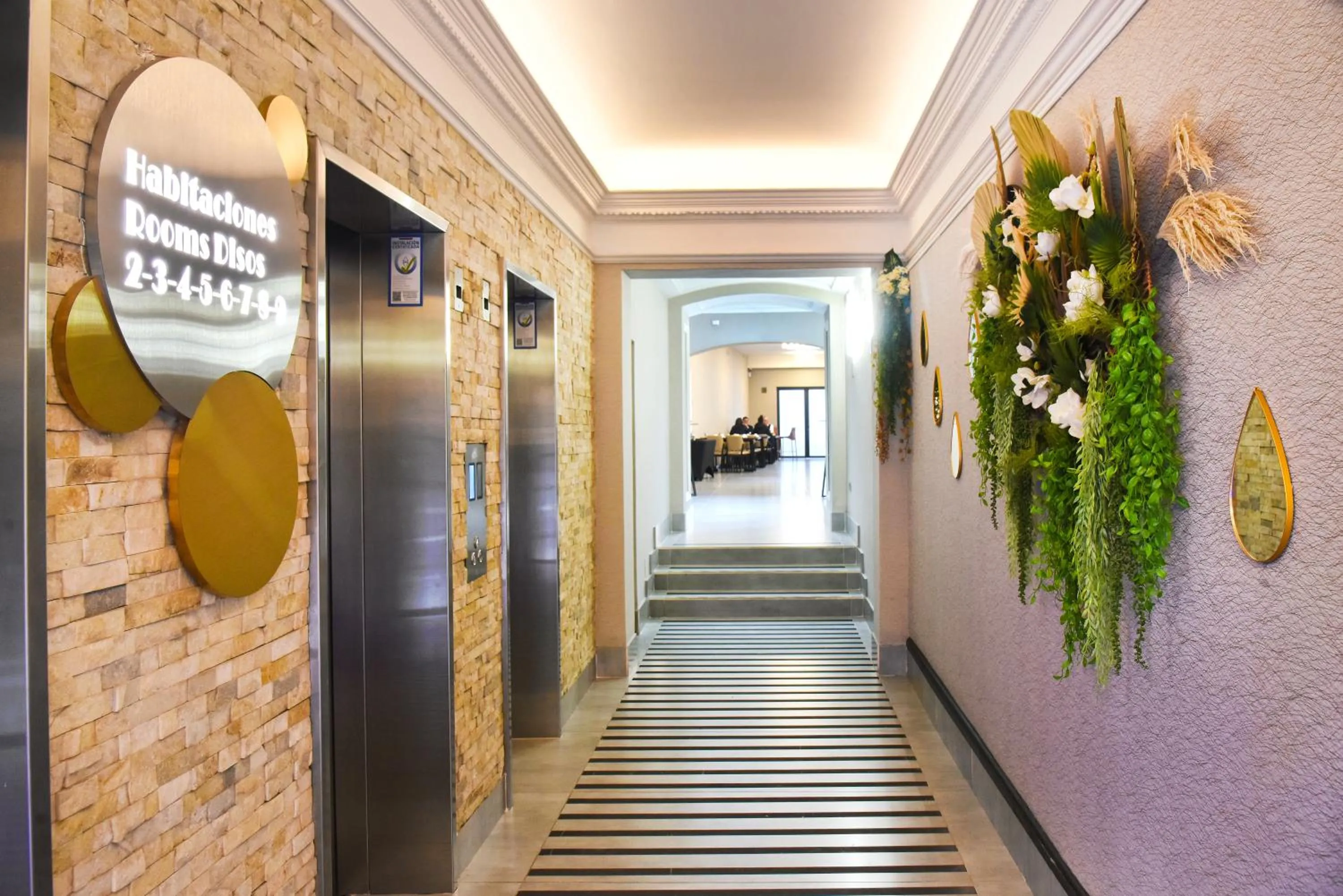 elevator in Hotel HW EXPRESS