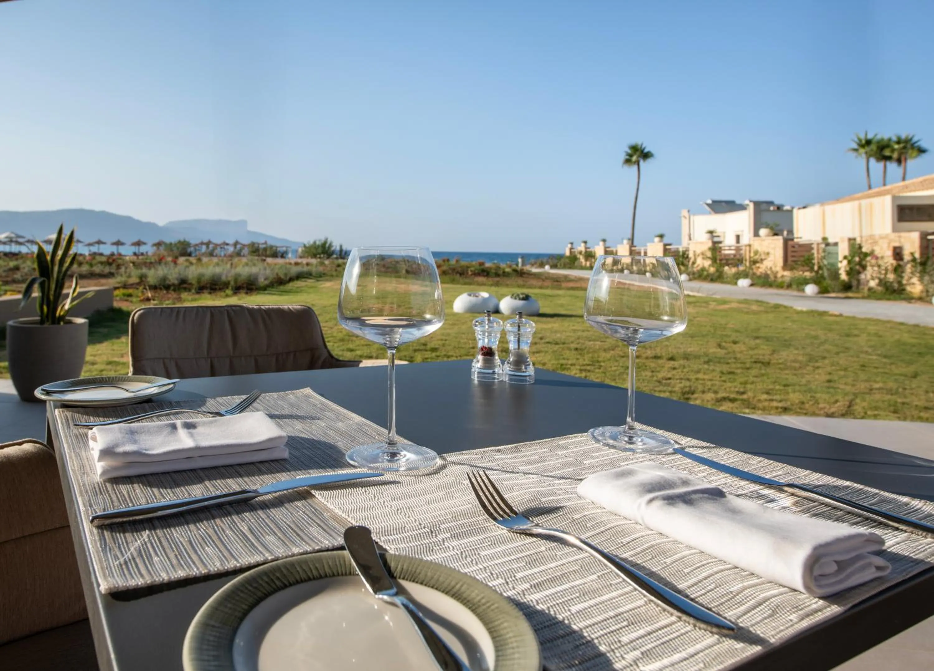 Restaurant/places to eat in Ventale Island Breeze Resort