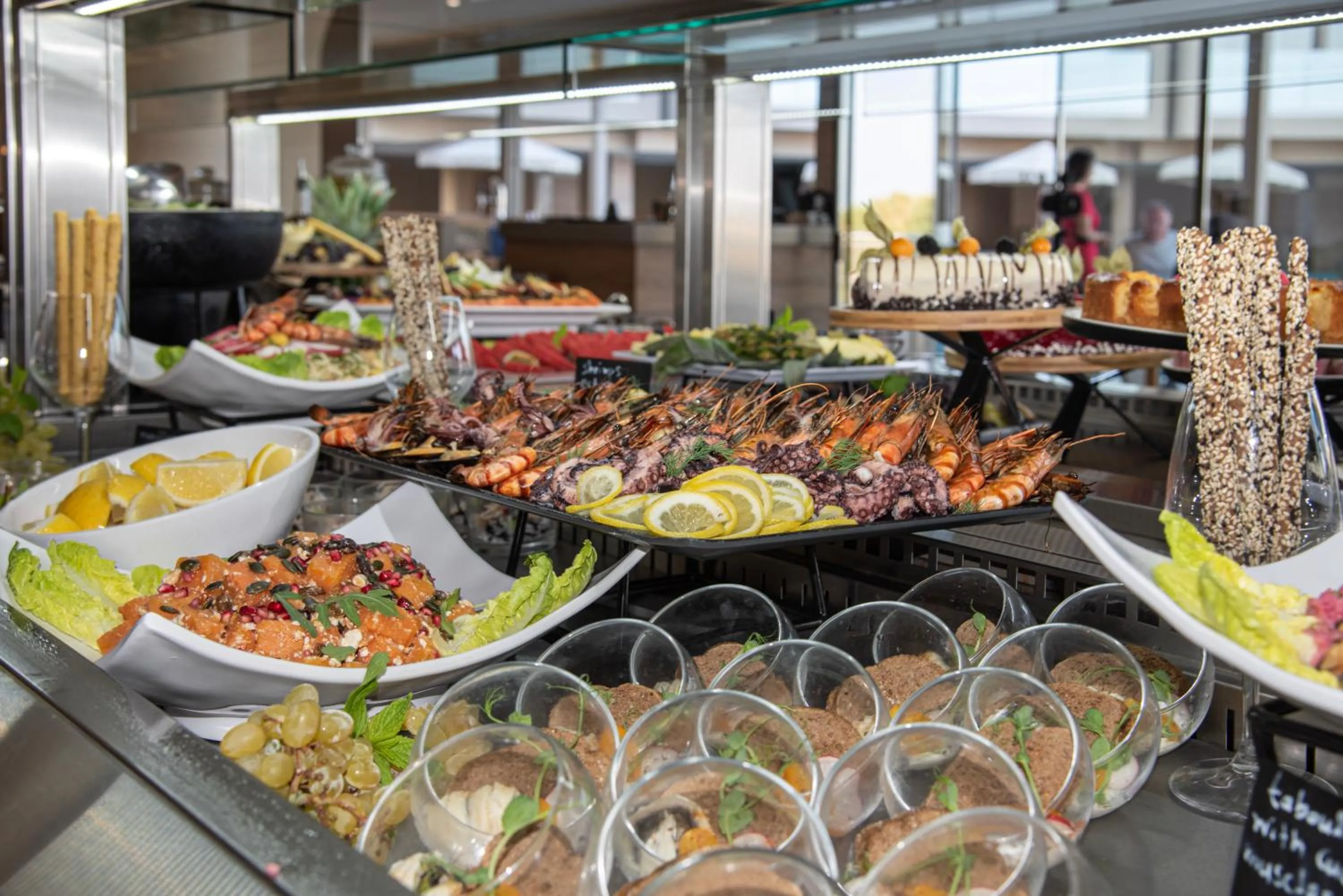 Restaurant/places to eat in Ventale Island Breeze Resort