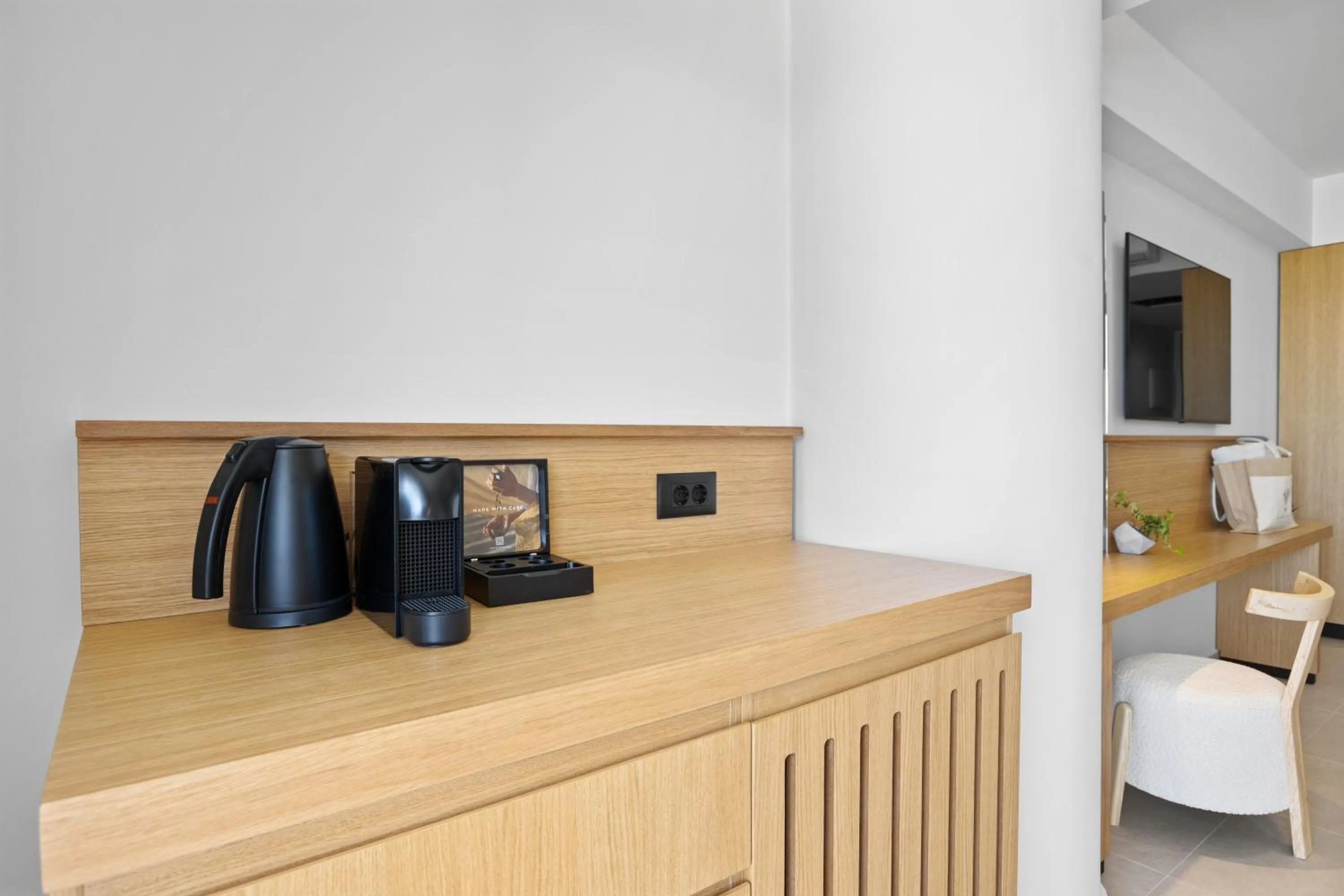 Coffee/tea facilities in Ventale Island Breeze Resort