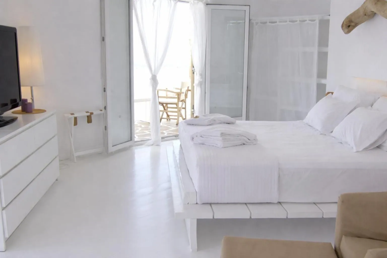 Bedroom, Bed in Salt Suites Milos