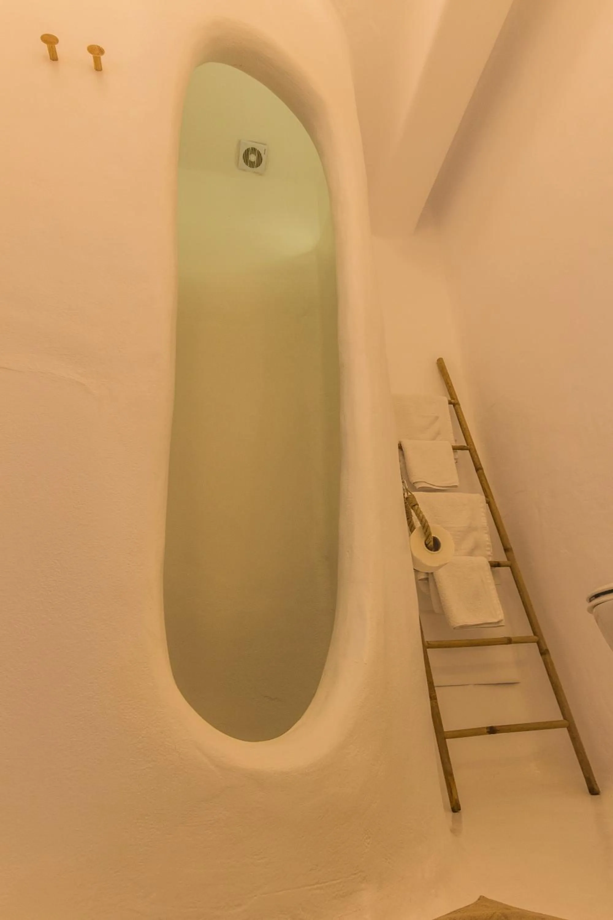Shower in Salt Suites Milos