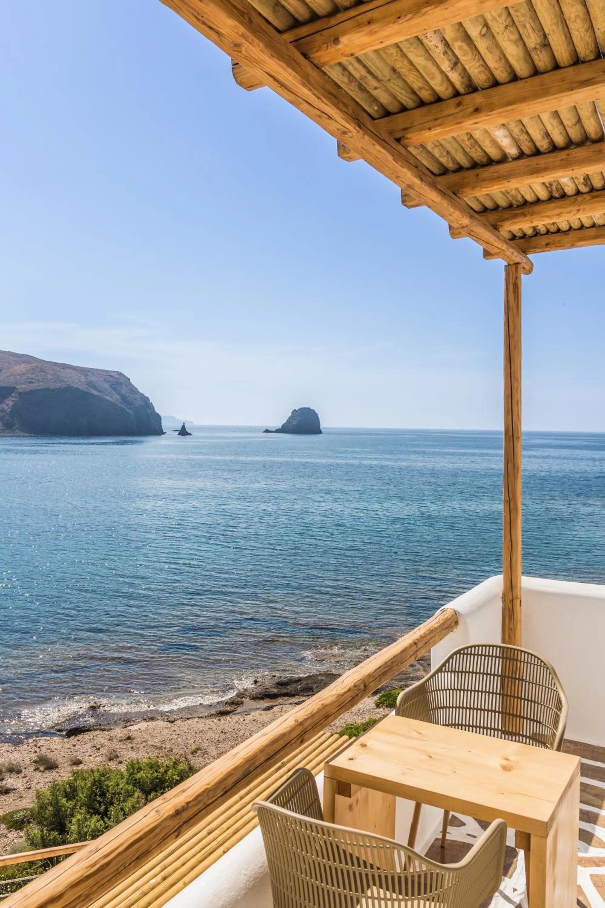 Day in Salt Suites Milos