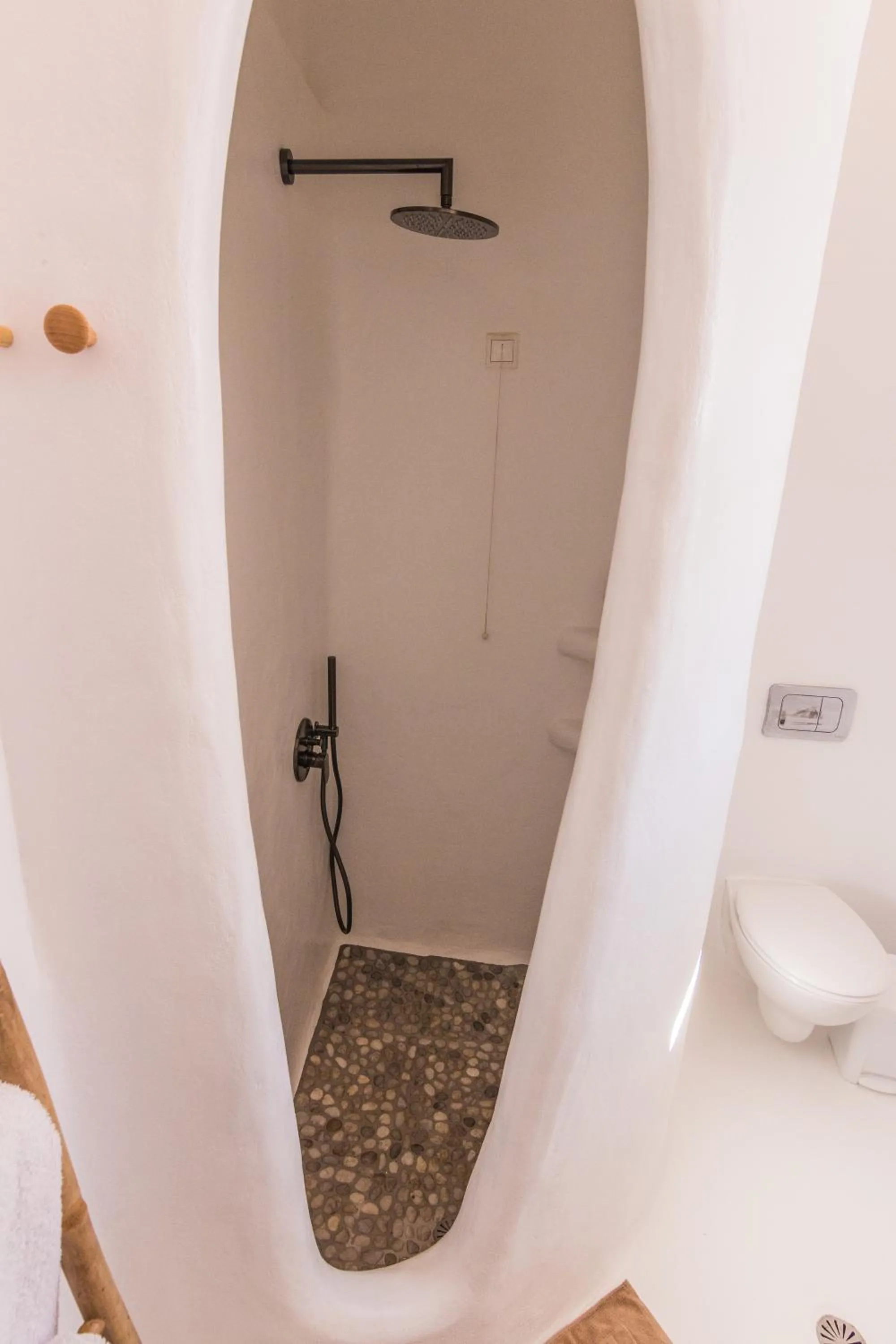 Shower in Salt Suites Milos