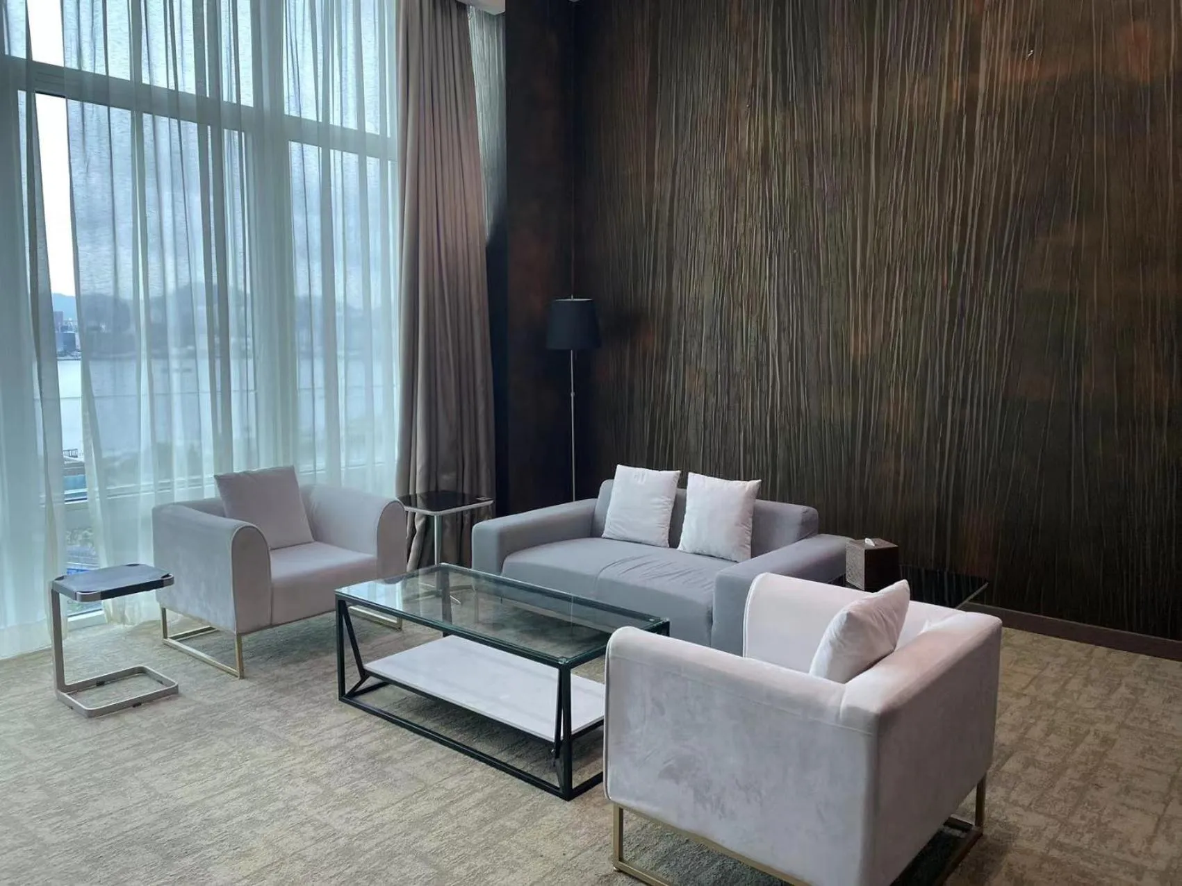 Seating Area in Gloucester Hotel