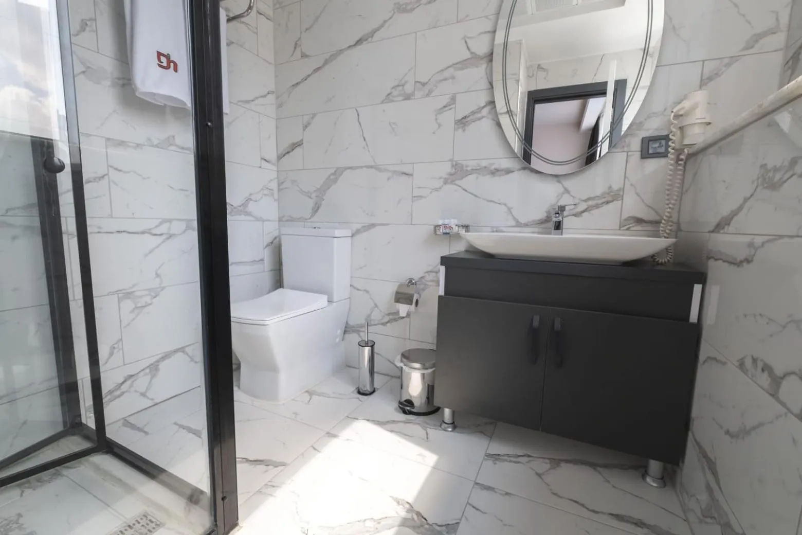 Shower in DEWY HOTEL