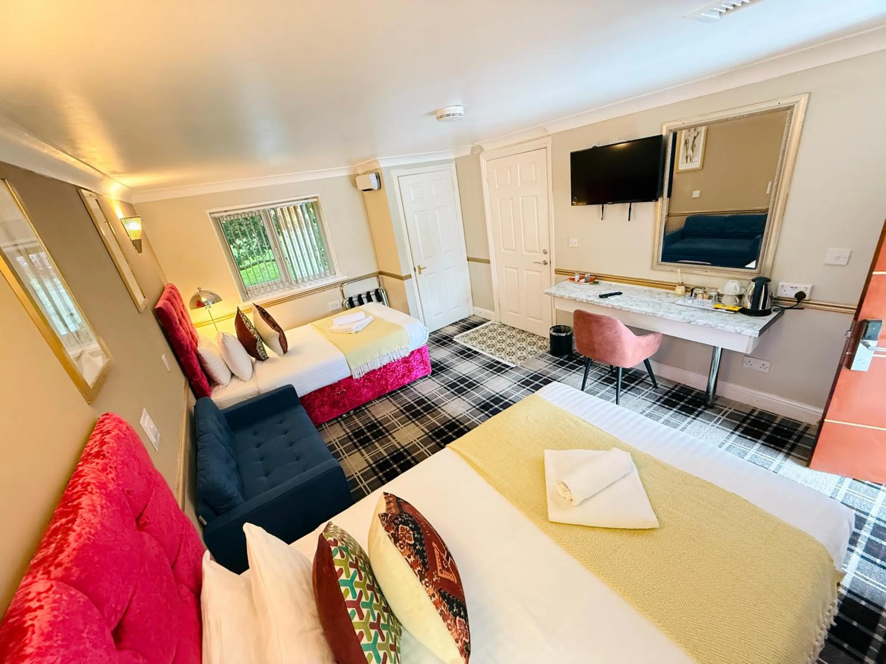 Bed in 4 Sisters Inn