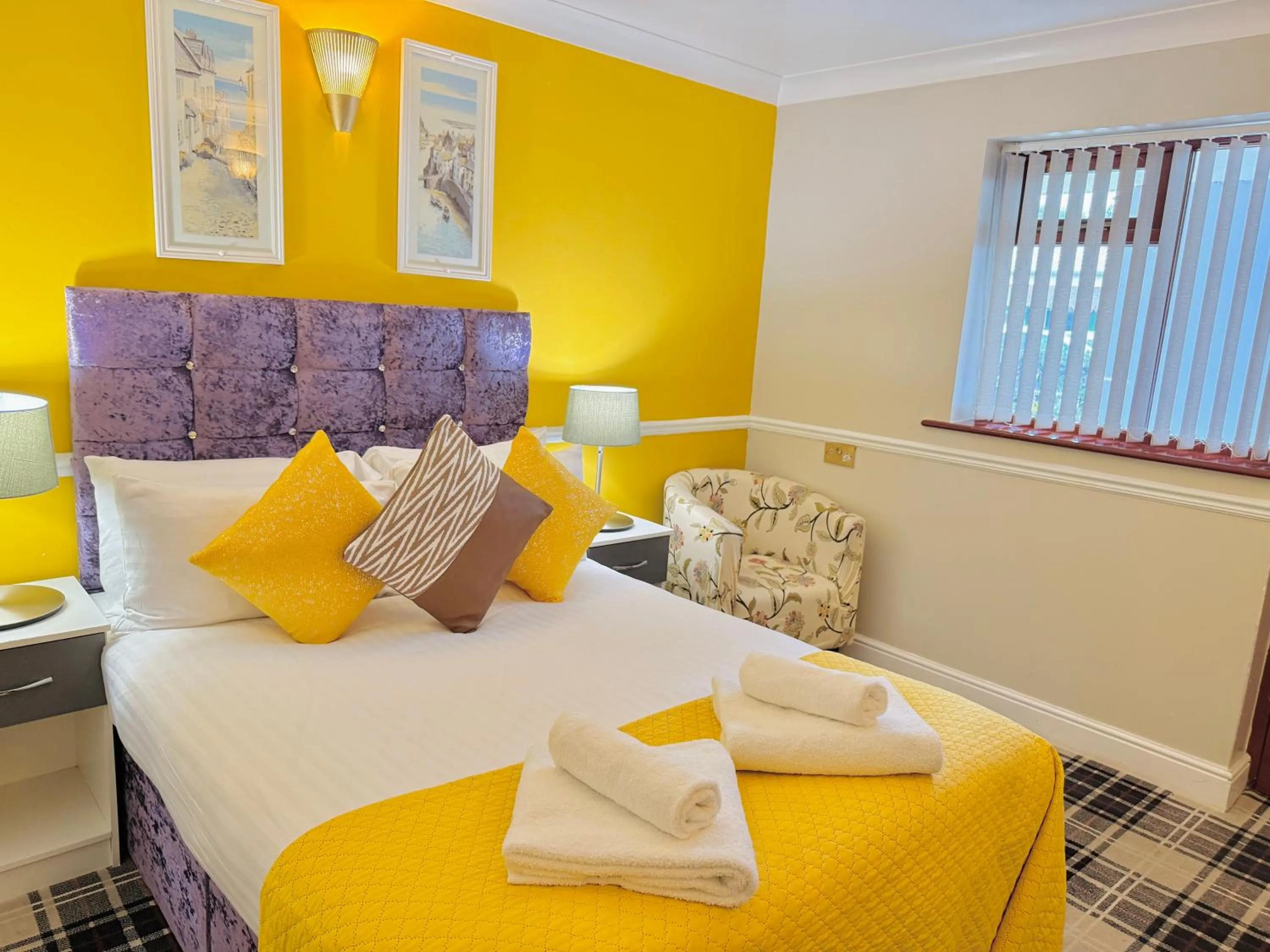 Bed in 4 Sisters Inn