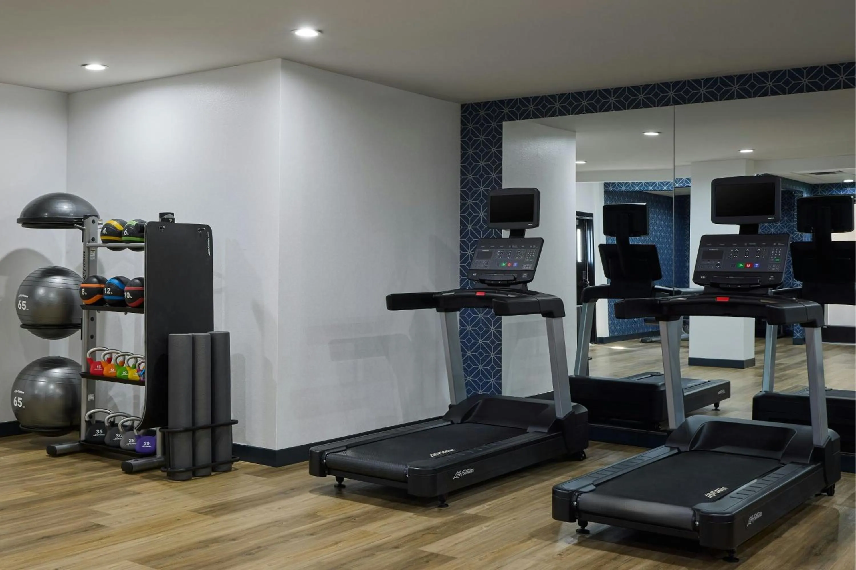 Fitness centre/facilities in Four Points by Sheraton Englewood Centennial Airport