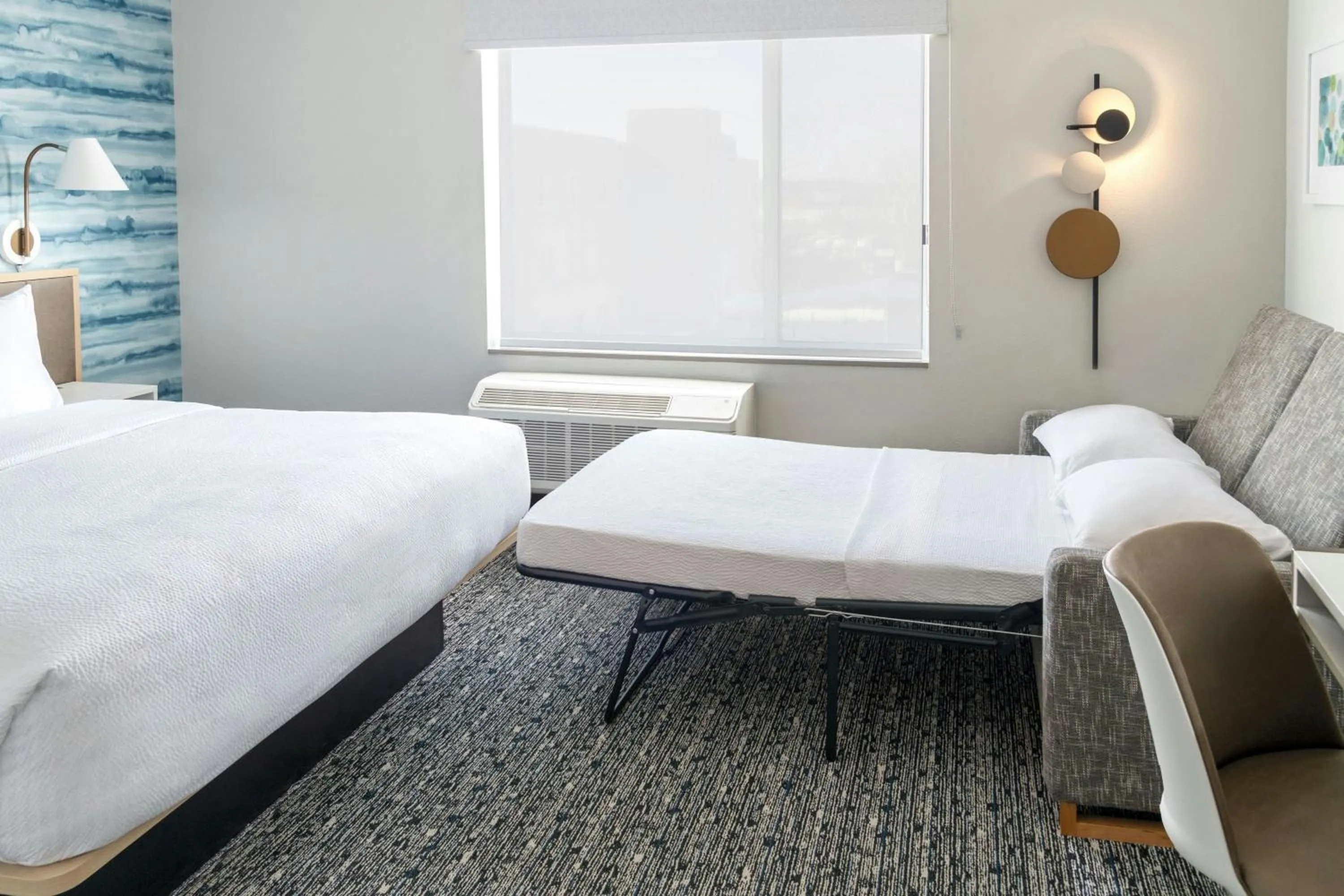 Photo of the whole room, Bed in TownePlace Suites by Marriott Detroit Taylor