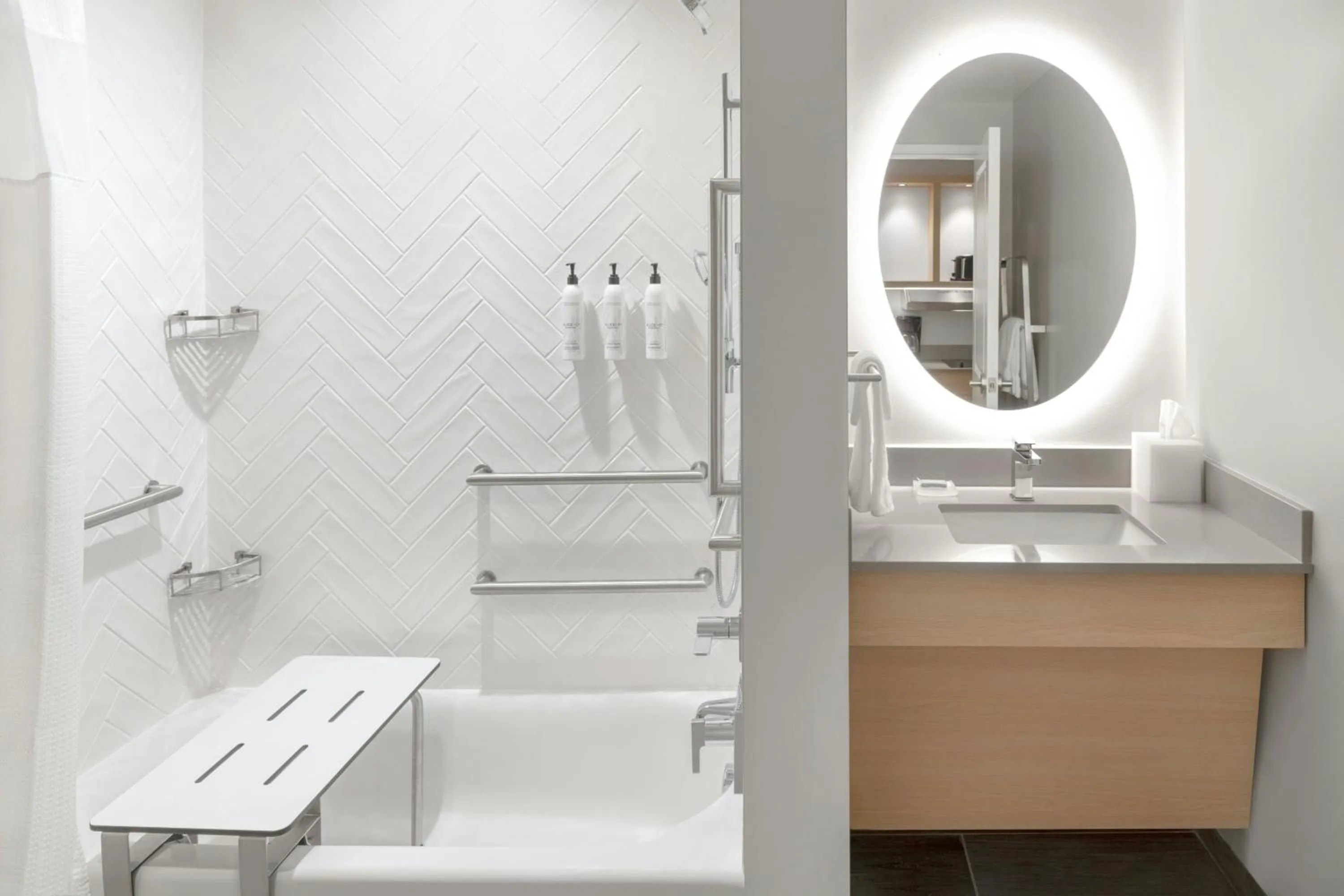 Bathroom in TownePlace Suites by Marriott Detroit Taylor