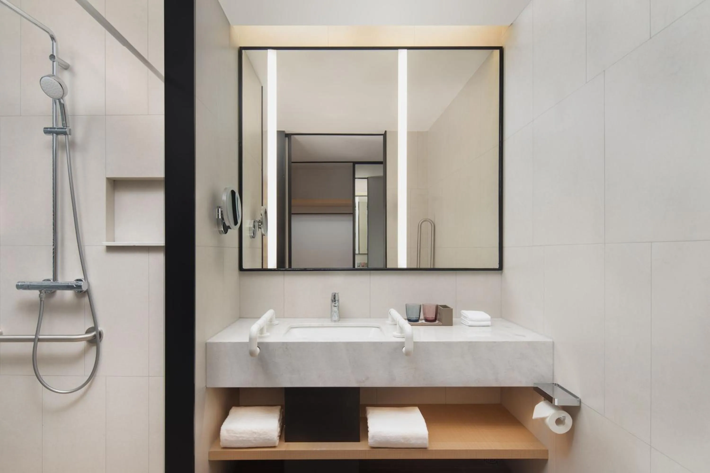 Bathroom in Fairfield by Marriott Hangzhou Wulin Square, China
