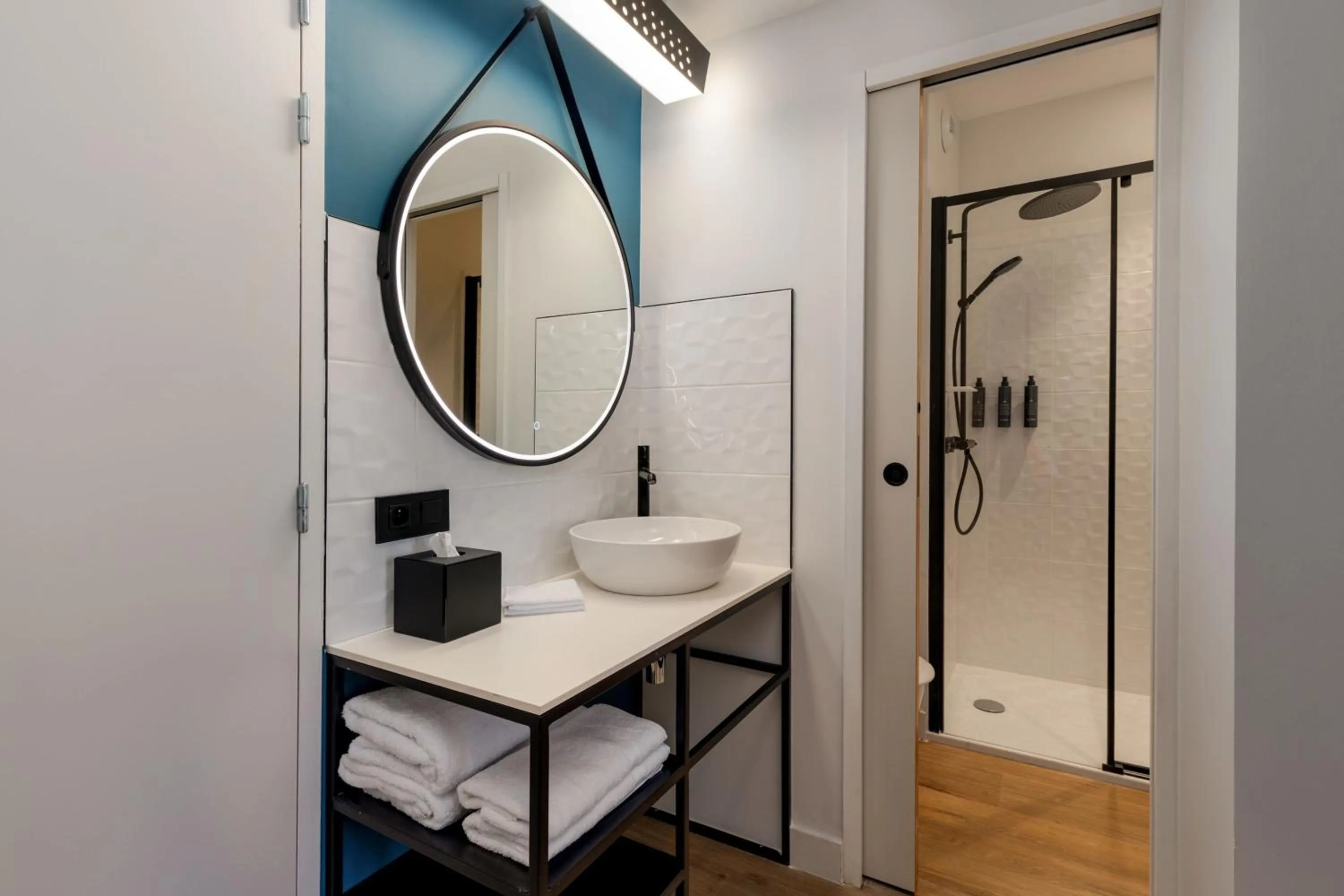 Photo of the whole room in Aloft Hotel, By Marriott