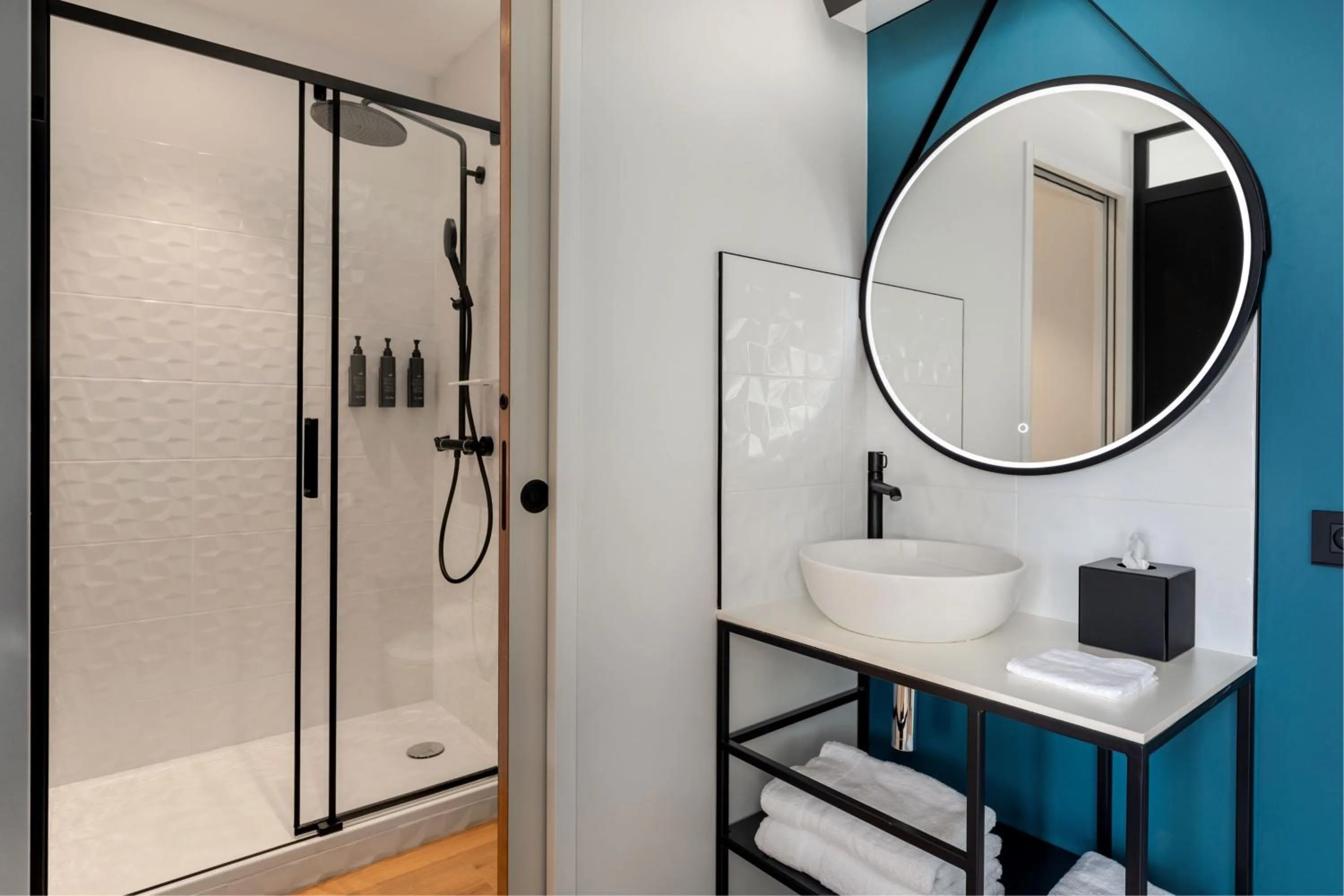 Photo of the whole room in Aloft Hotel, By Marriott