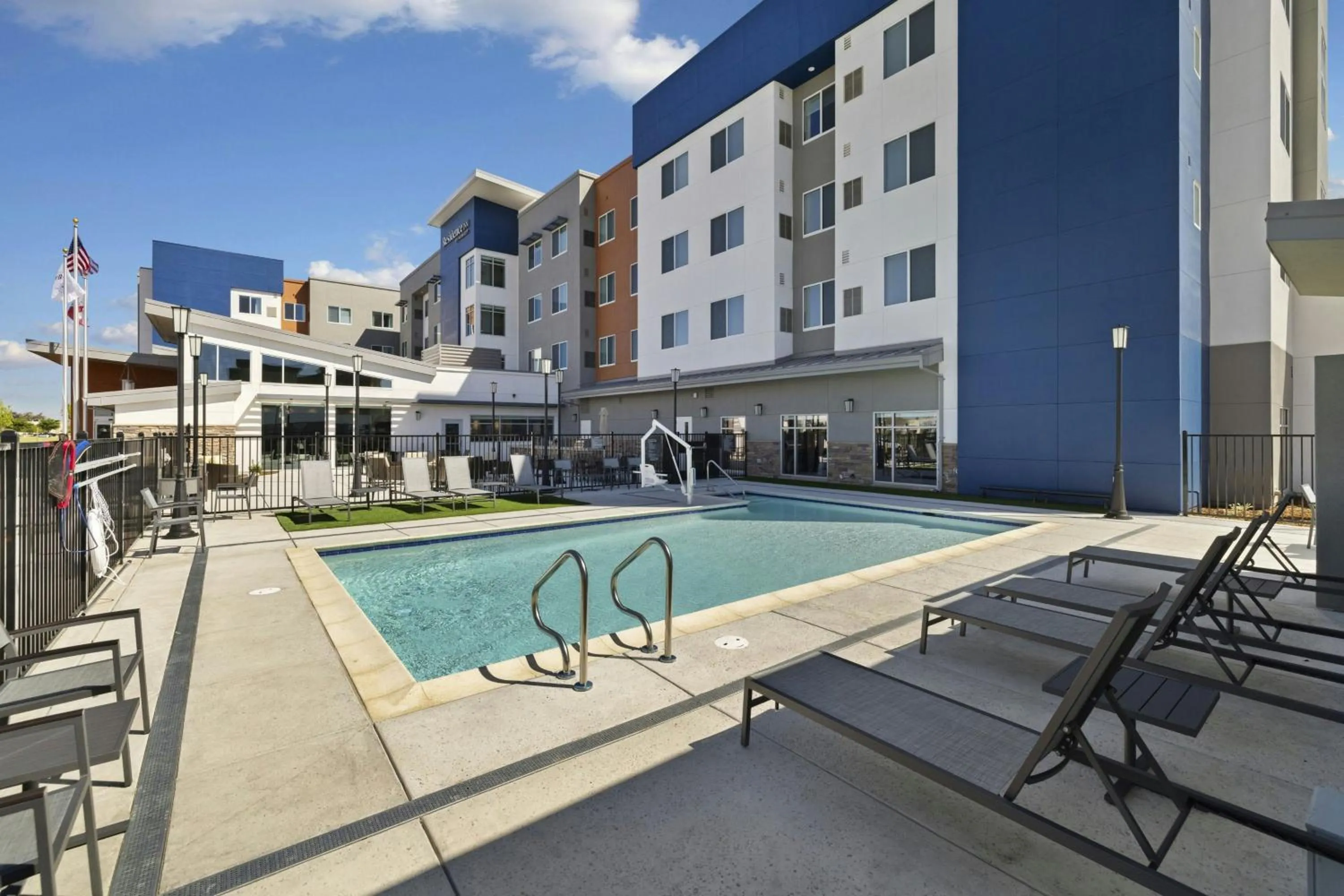 Swimming pool in Residence Inn by Marriott Lodi Stockton