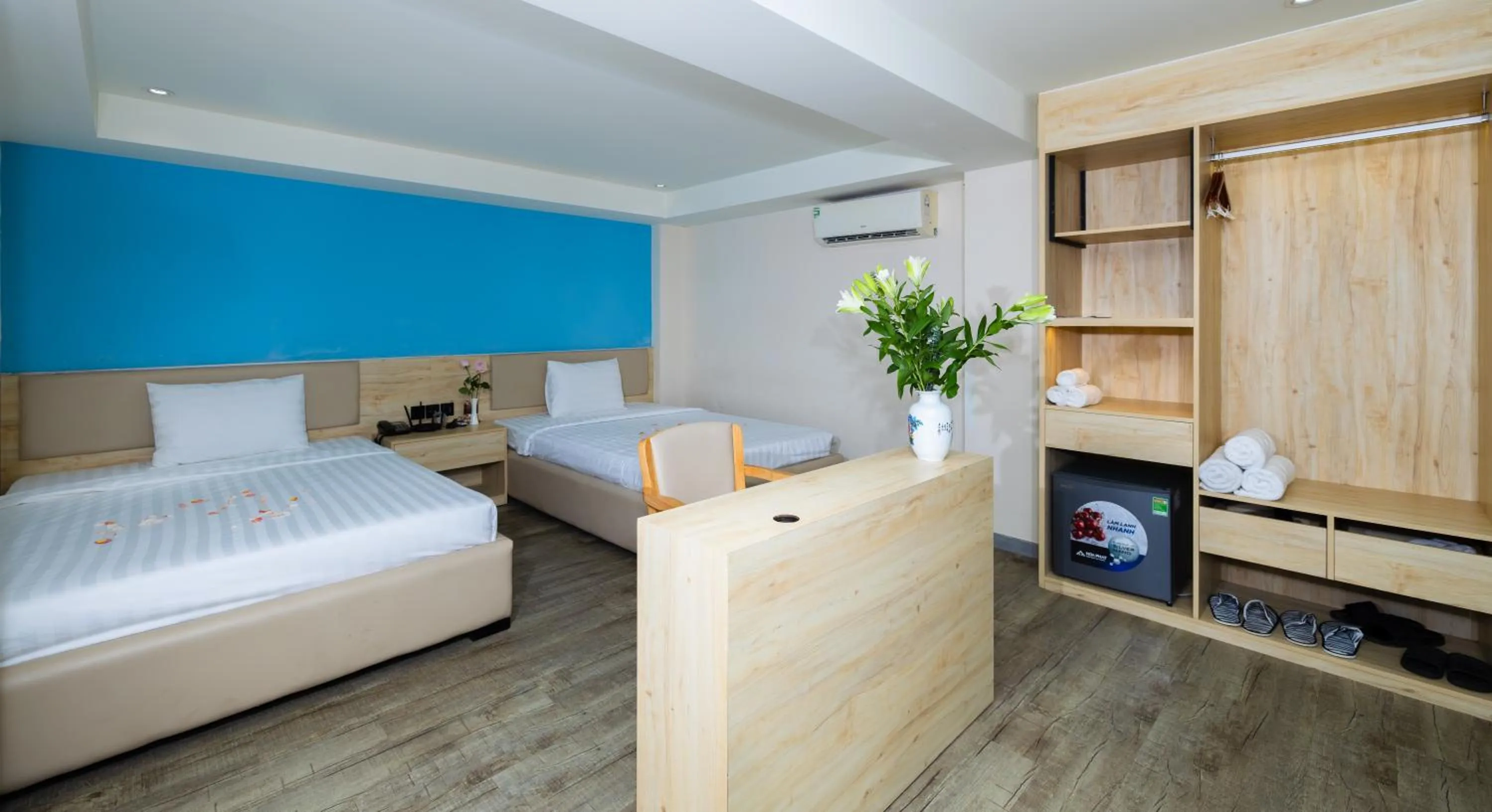 Communal lounge/ TV room, Bed in Khách sạn Phước Lộc Thọ 2 - 福禄寿